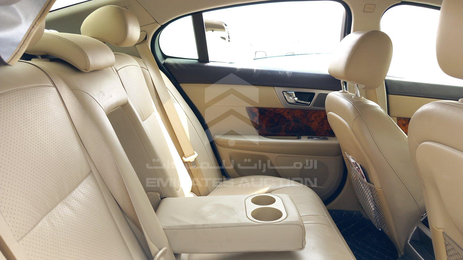 SAJAA06F09HR26198 - 2009 Jaguar XF - #429401