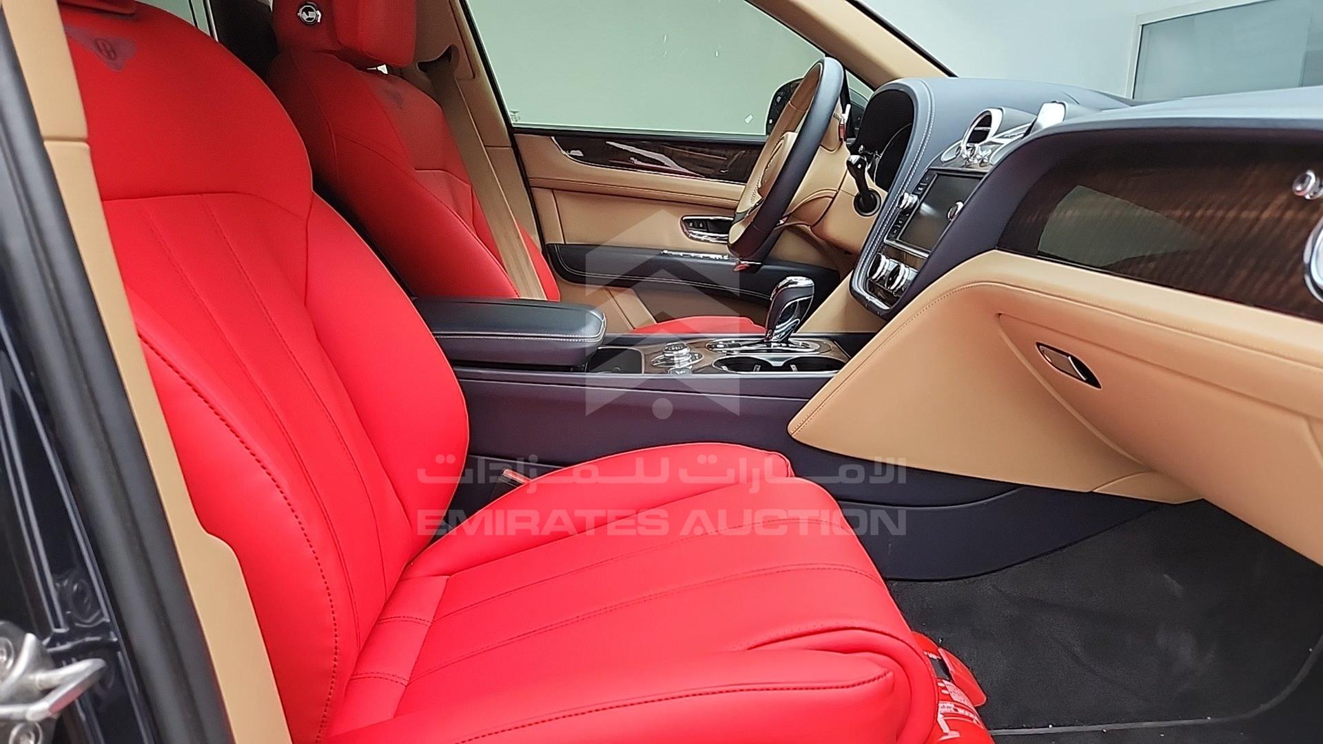 2020 BENTLEY BENTAYGA VIN: SJAAL1ZV6LC030267