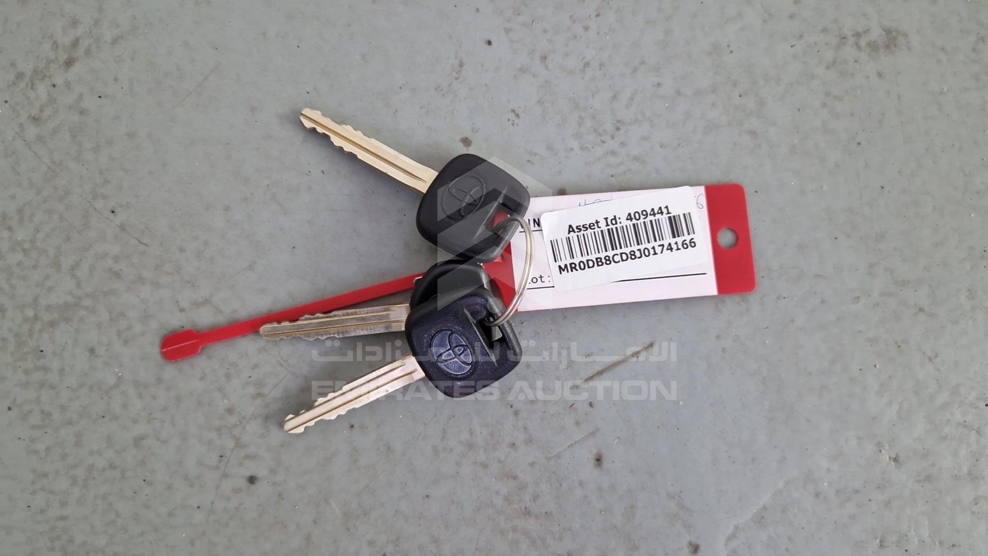 2018 TOYOTA HILUX VIN: MR0DB8CD8J0174166