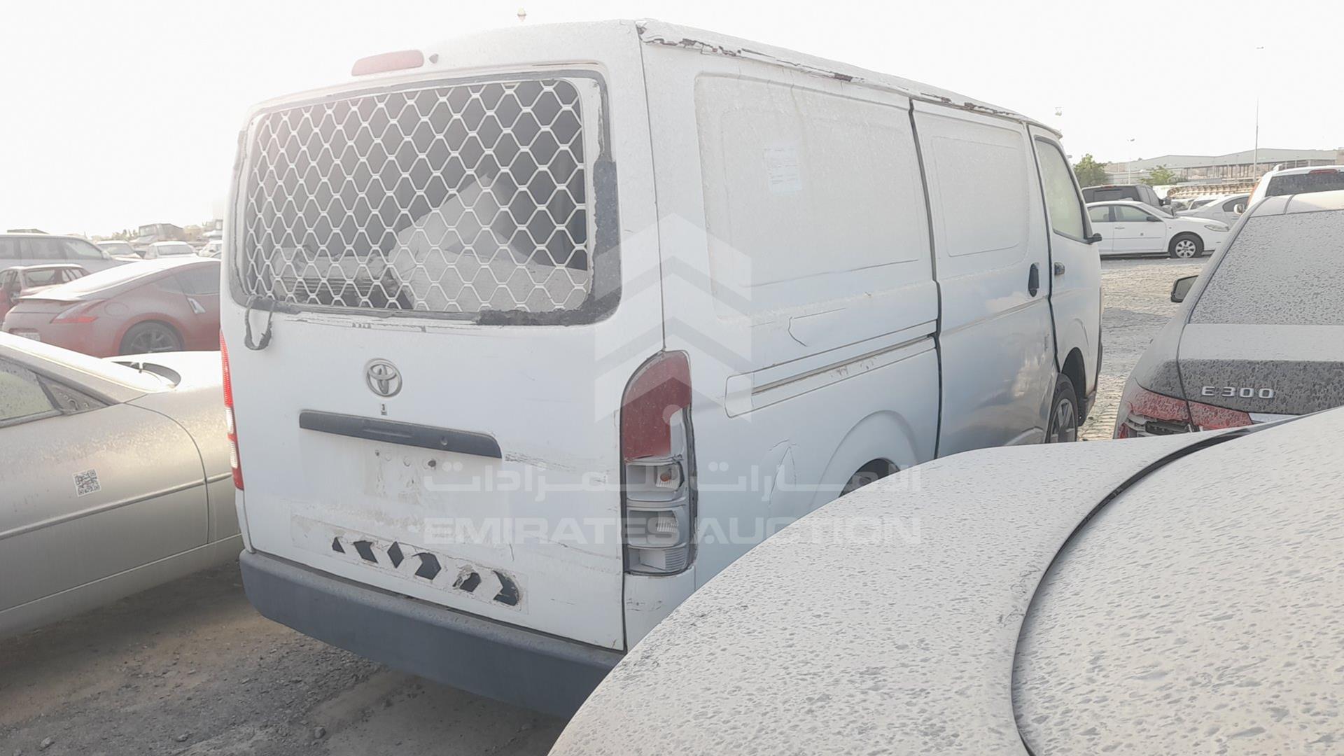 2005 TOYOTA HIACE VIN: JTFHX02PX50002331