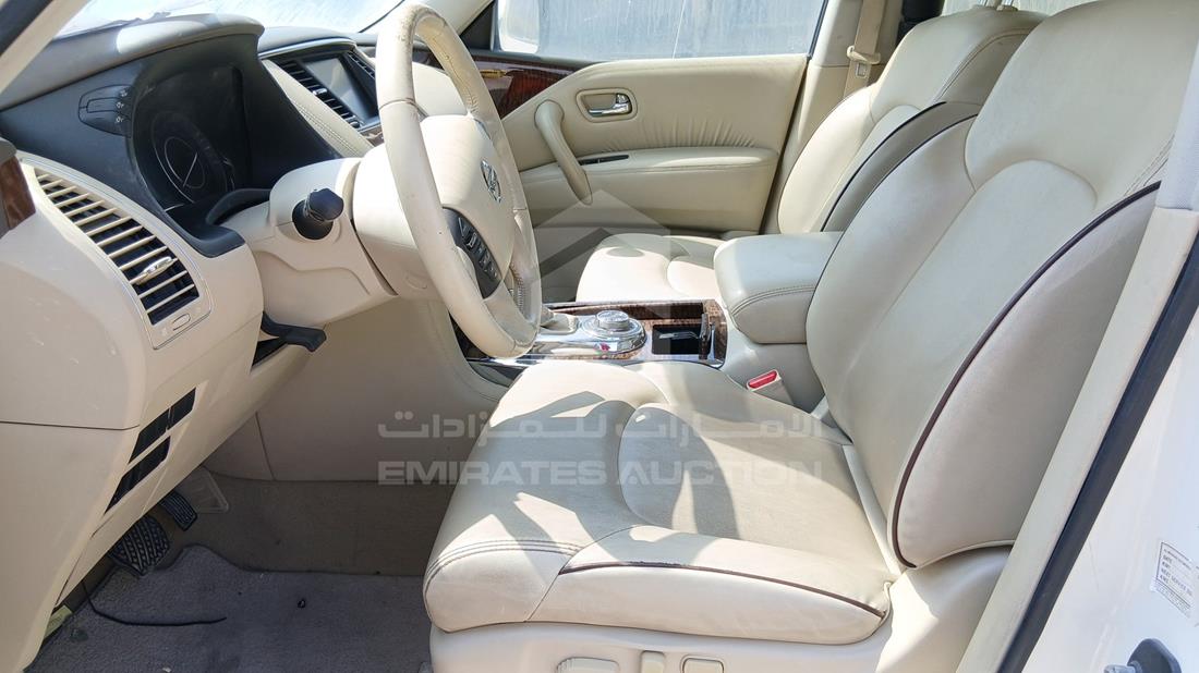 نيسان باترول 2019 — زاوية السائق الأمامية اليسرى — صورة 12