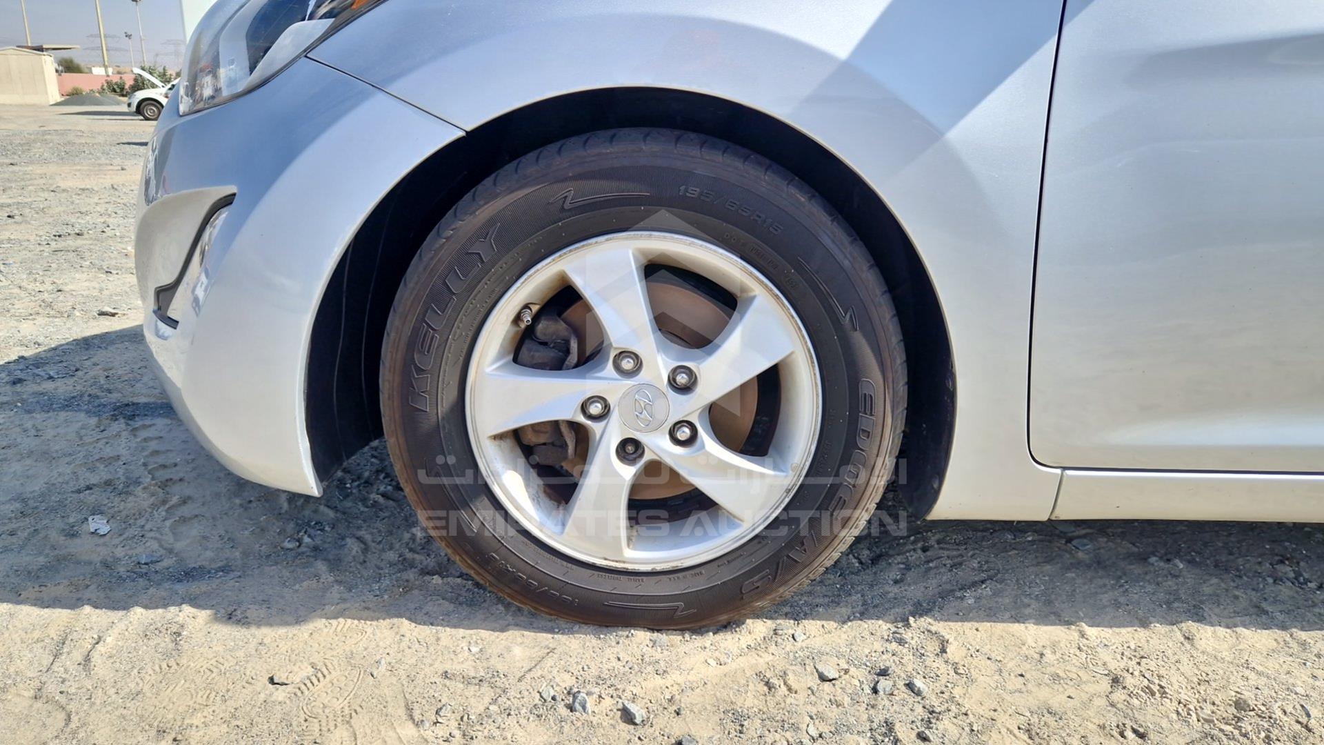 2015 HYUNDAI ELANTRA VIN: 5NPDH4AE5FH623413