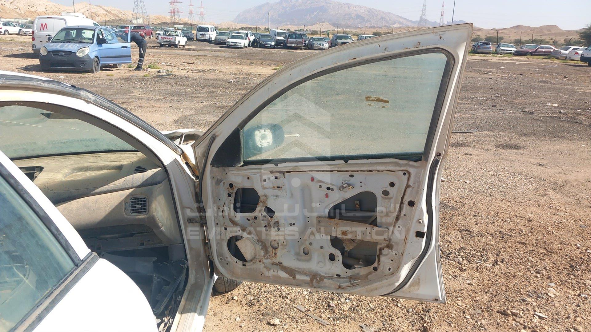 2001 NISSAN SUNNY VIN: JN1EN61S81W008746