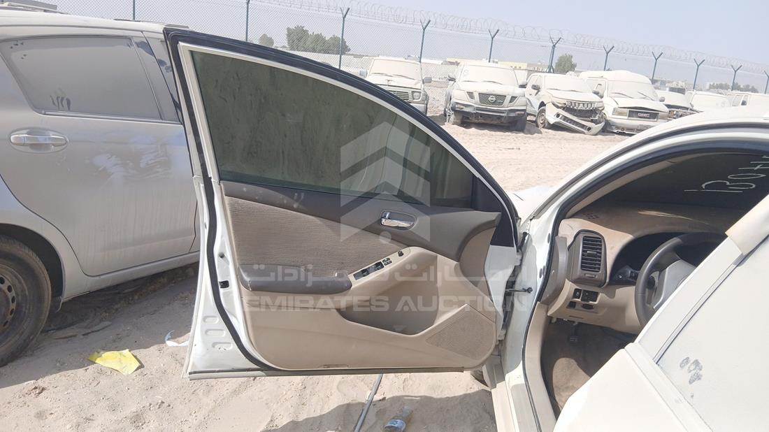 نيسان التيما 2012 — الباب الأمامي الأيسر — صورة 11