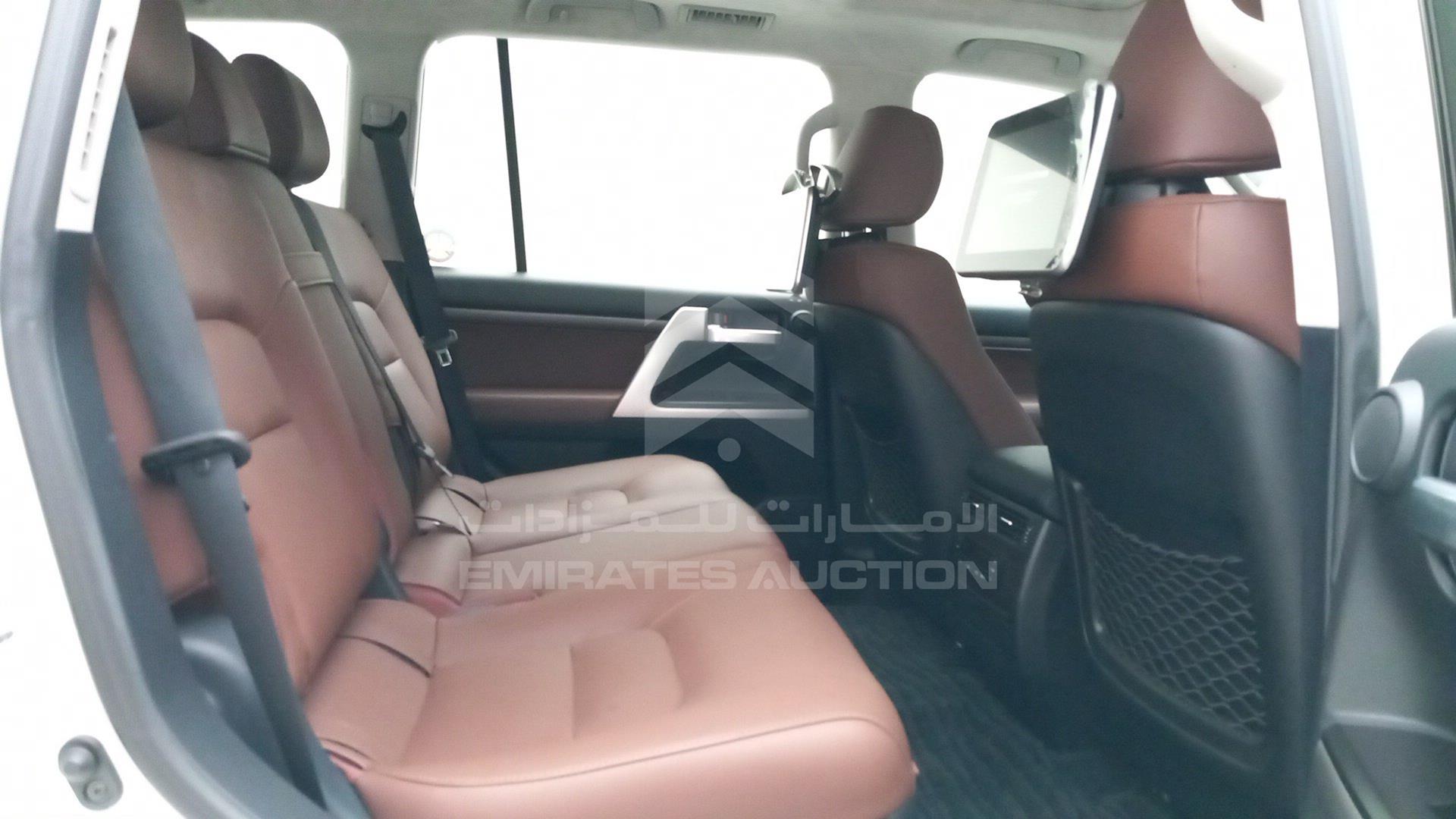 2017 TOYOTA LAND CRUISER VIN: JTMHY05J3H4054037