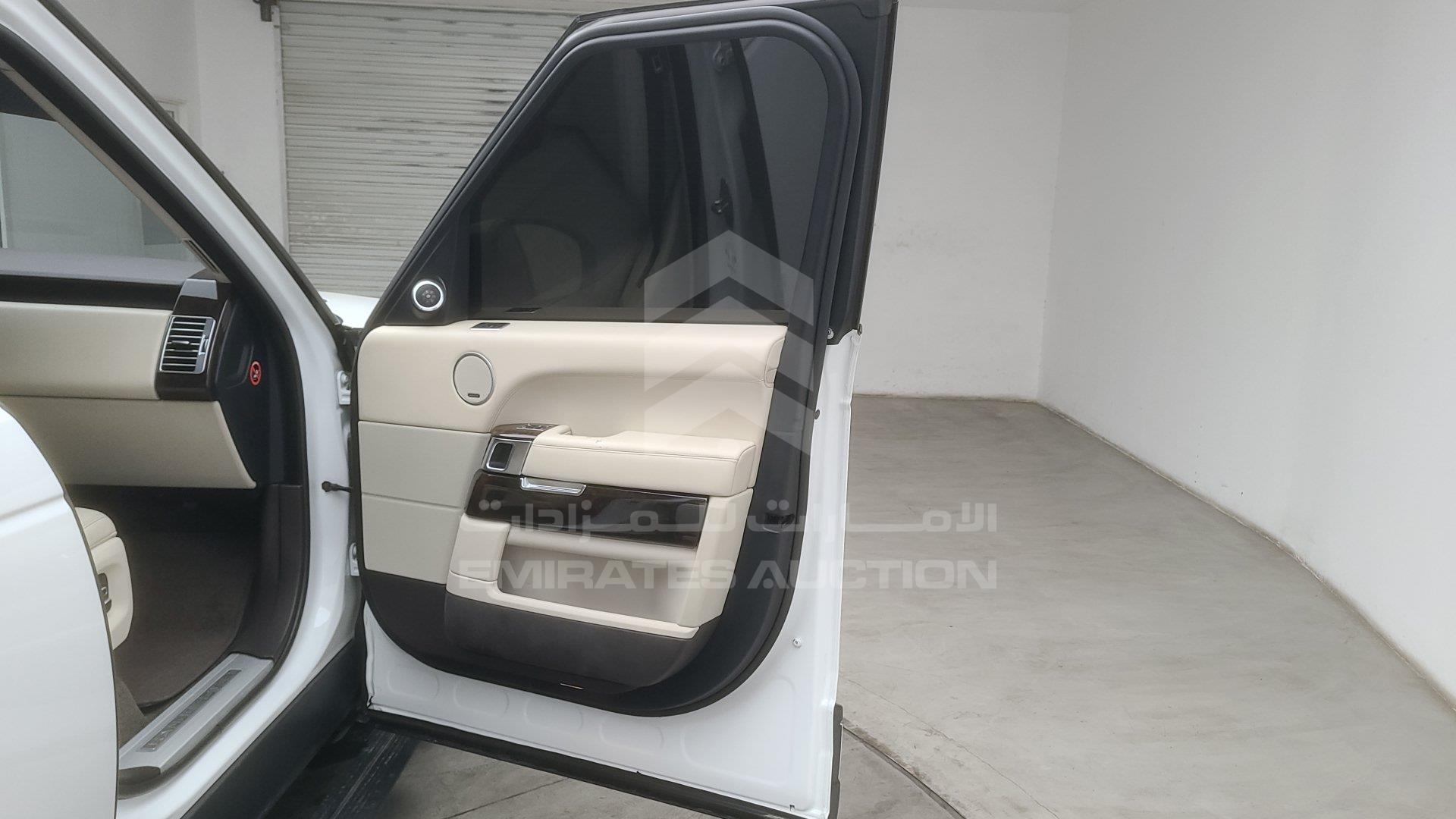 SALGA2EF1FA220893 - 2015 Range Rover Vogue - #461234