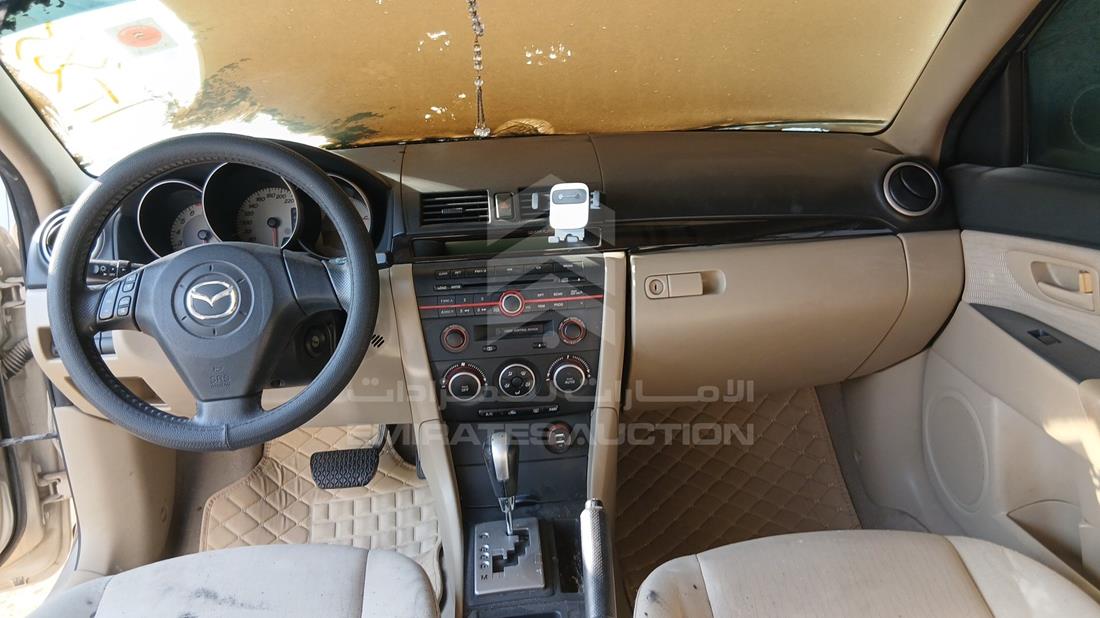 مازدا 3 2009 — زاوية الواجهة الكاملة — صورة 15