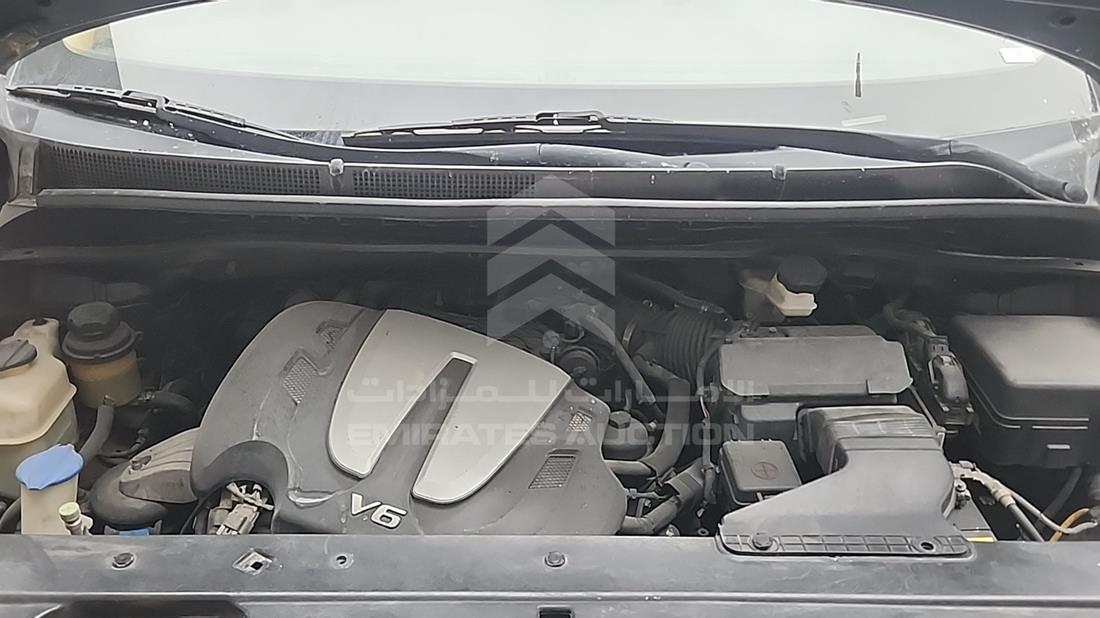2016 Kia Carnival — Engine Bay — Photo 29