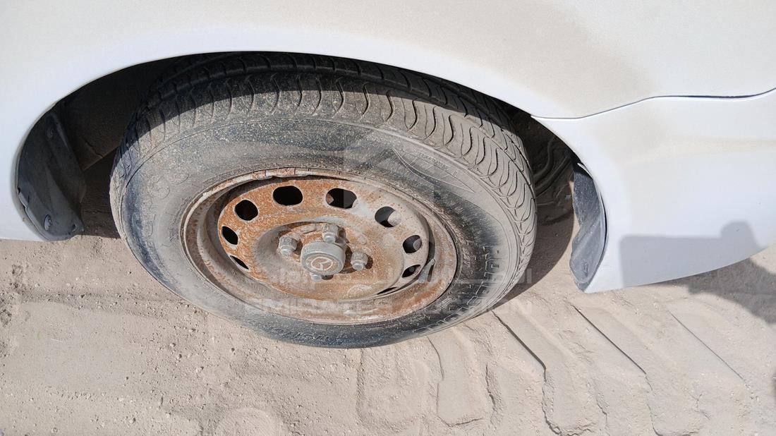 مازدا 323 2003 — الإطار الأمامي الأيمن — صورة 25