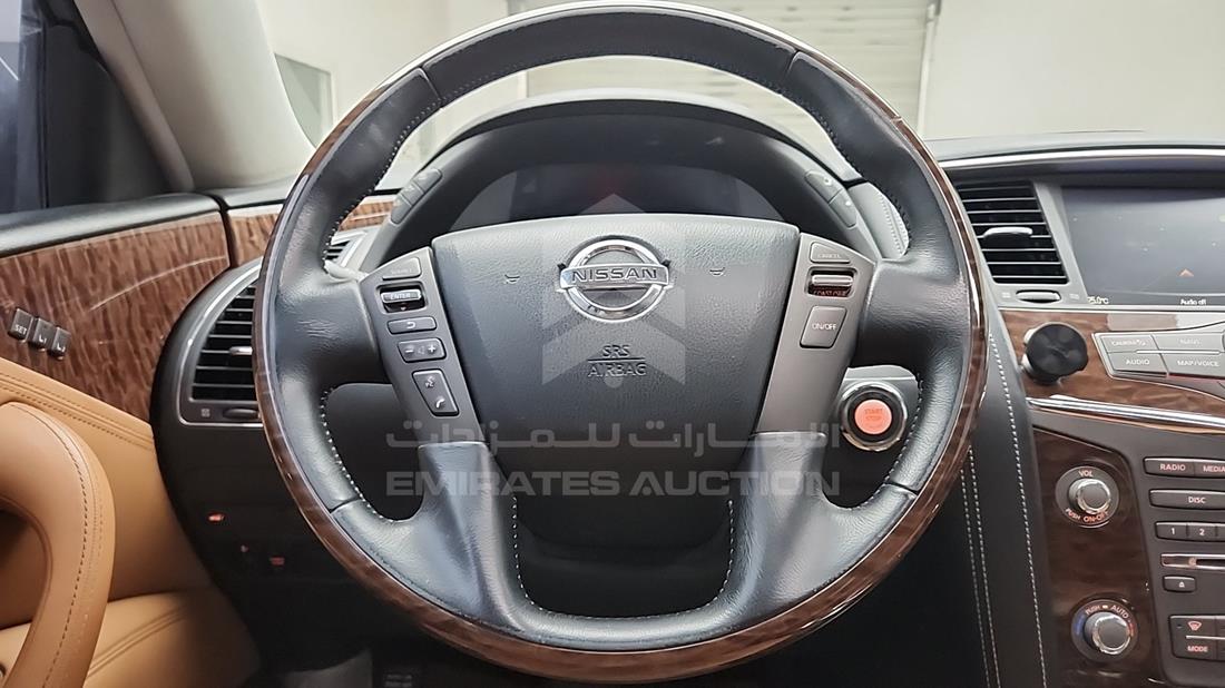 نيسان باترول 2019 — التحكمات في عجلة القيادة — صورة 17