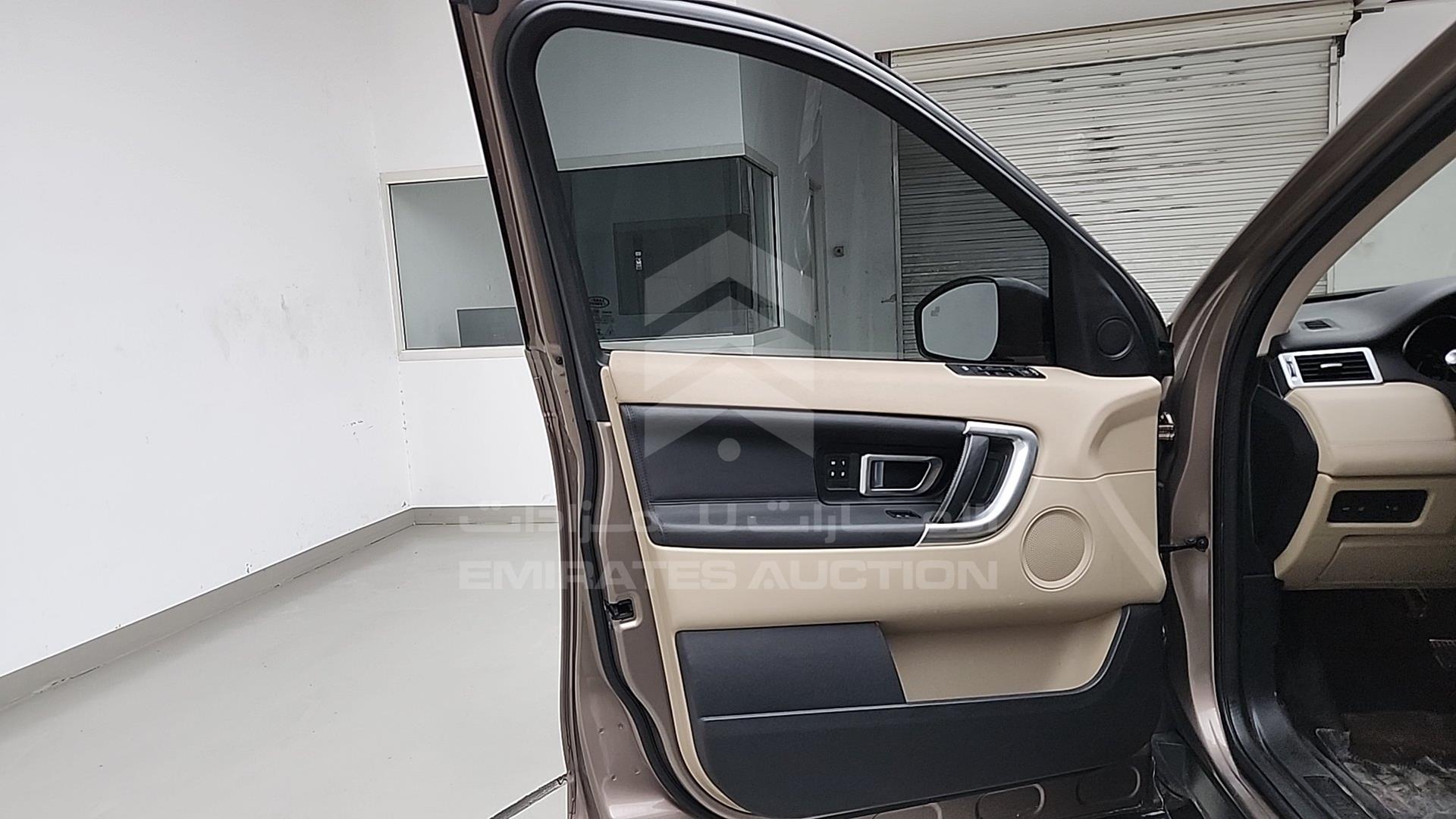 2017 LAND ROVER DISCOVERY VIN: SALCR2BG8HH661807