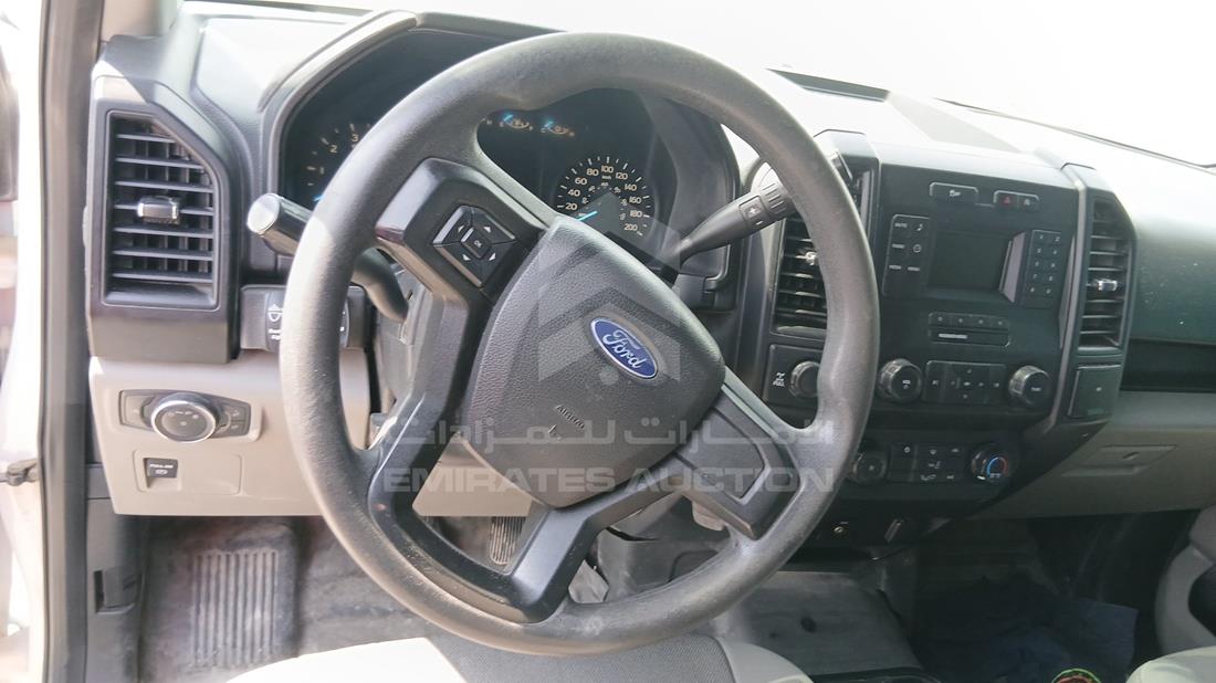فورد اف 150 2019 — التحكمات في عجلة القيادة — صورة 14