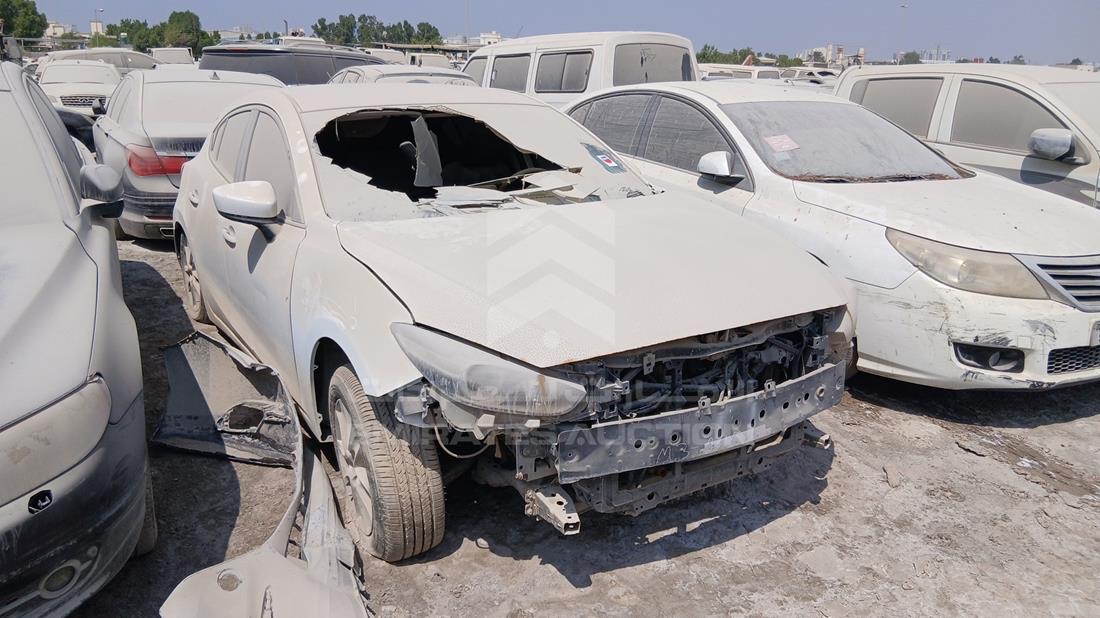 2017 Mazda 3 - Scrap without document — Front Right Angle — Photo 8