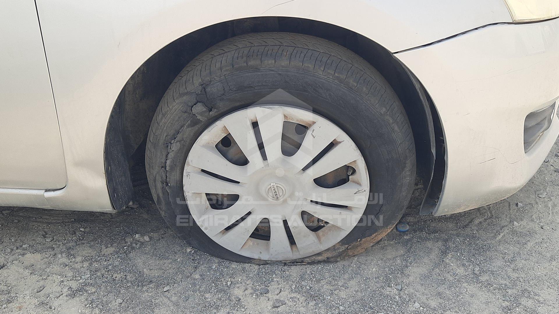 2015 NISSAN TIIDA VIN: MNTBC2C96F6005434