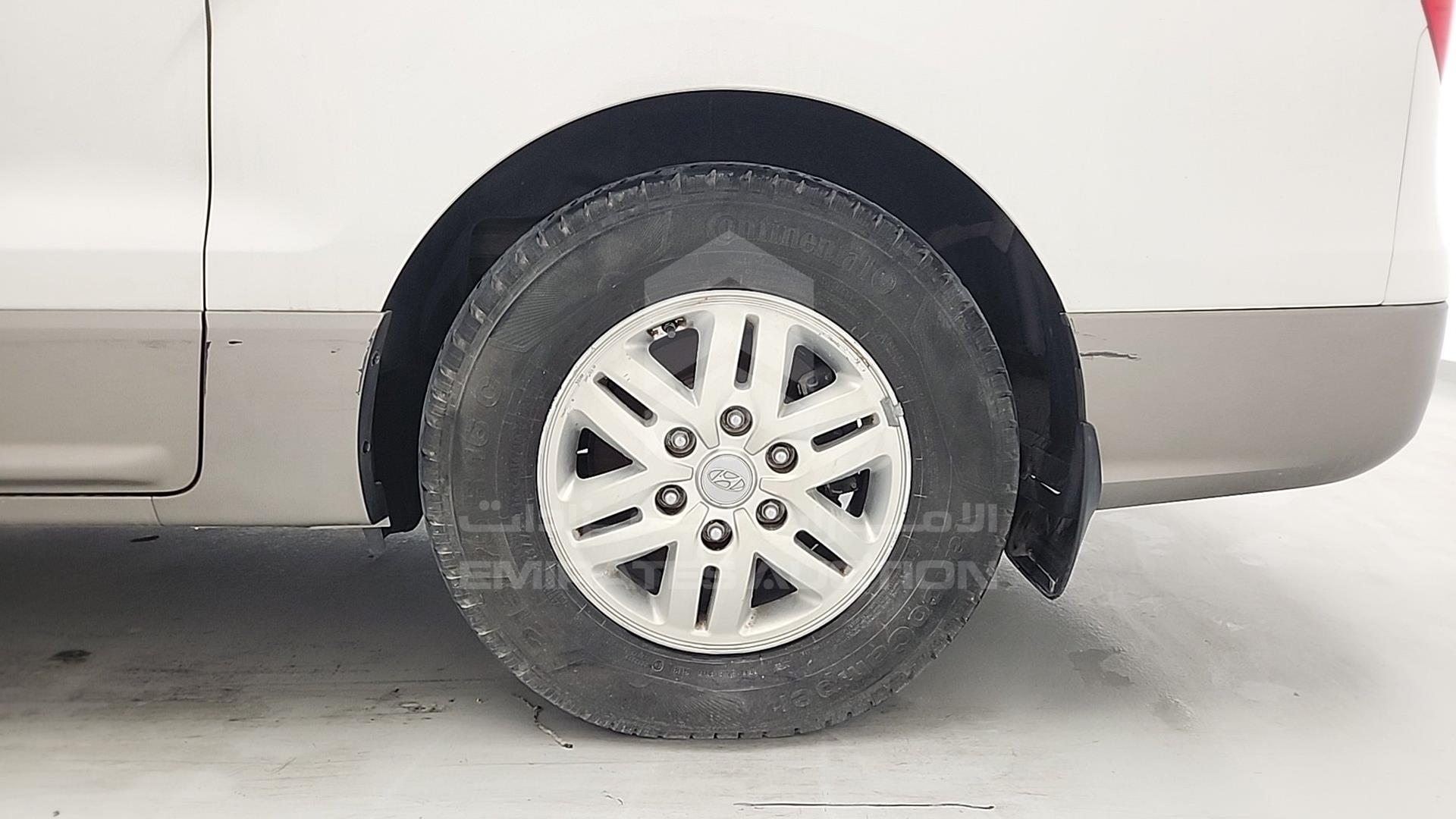 2018 HYUNDAI H1 VIN: KMJWA37R0JU946956