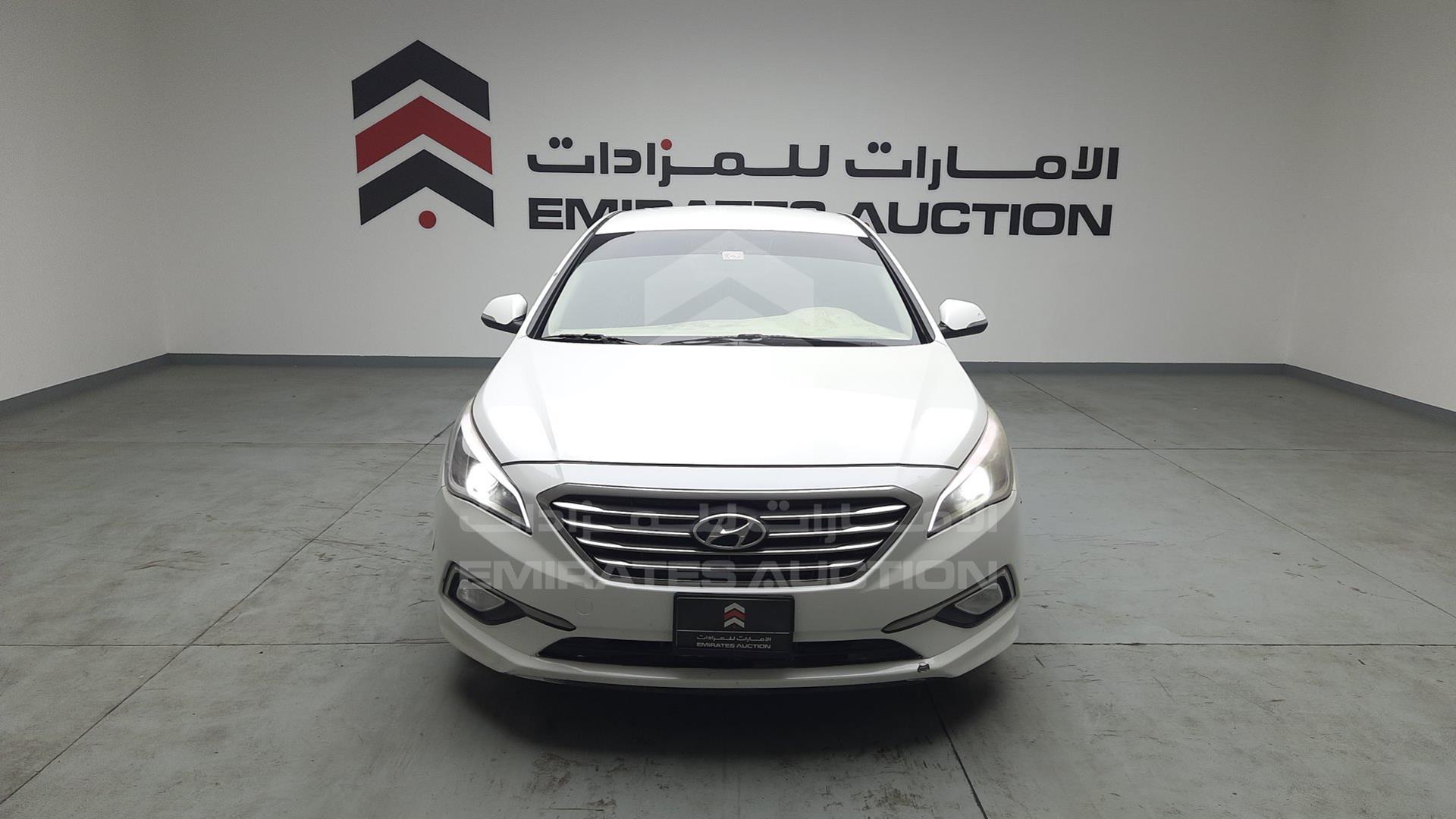 2016 HYUNDAI SONATA VIN: KMHE241G1GA122482