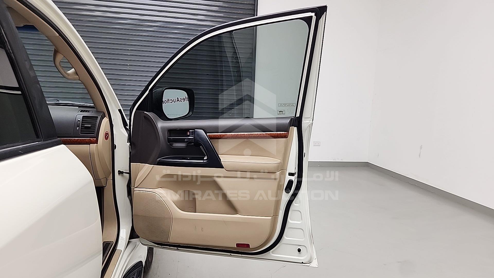 2014 TOYOTA LAND CRUISER VIN: JTMHX09J3E5044322