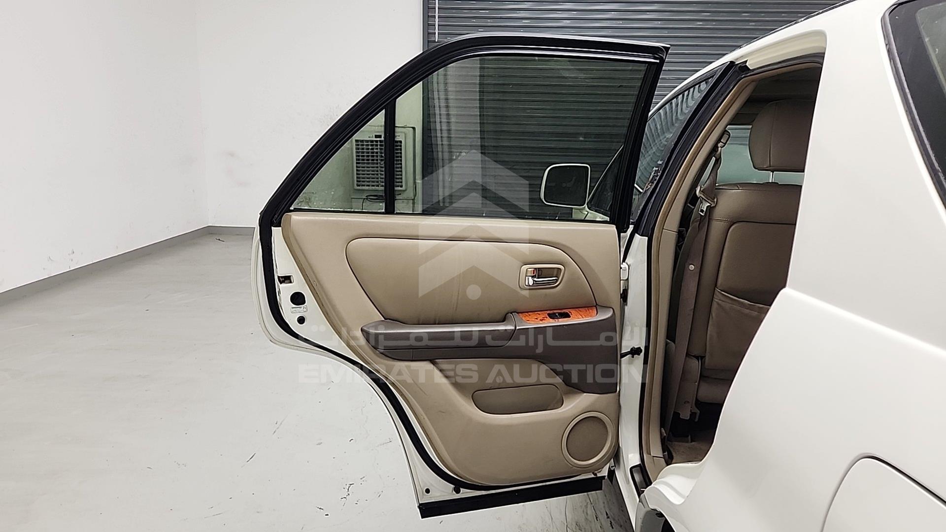 2002 LEXUS RX 300 VIN: JTJHF10U720235876