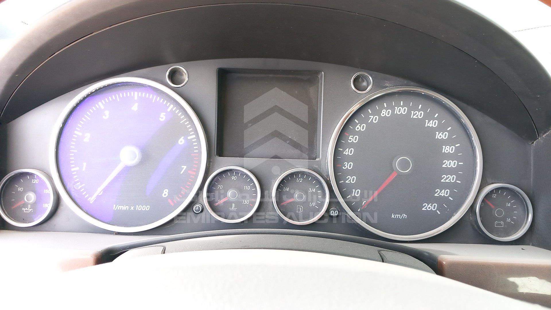 2005 VOLKSWAGEN TOUAREG VIN: WVGAE57L85D054872