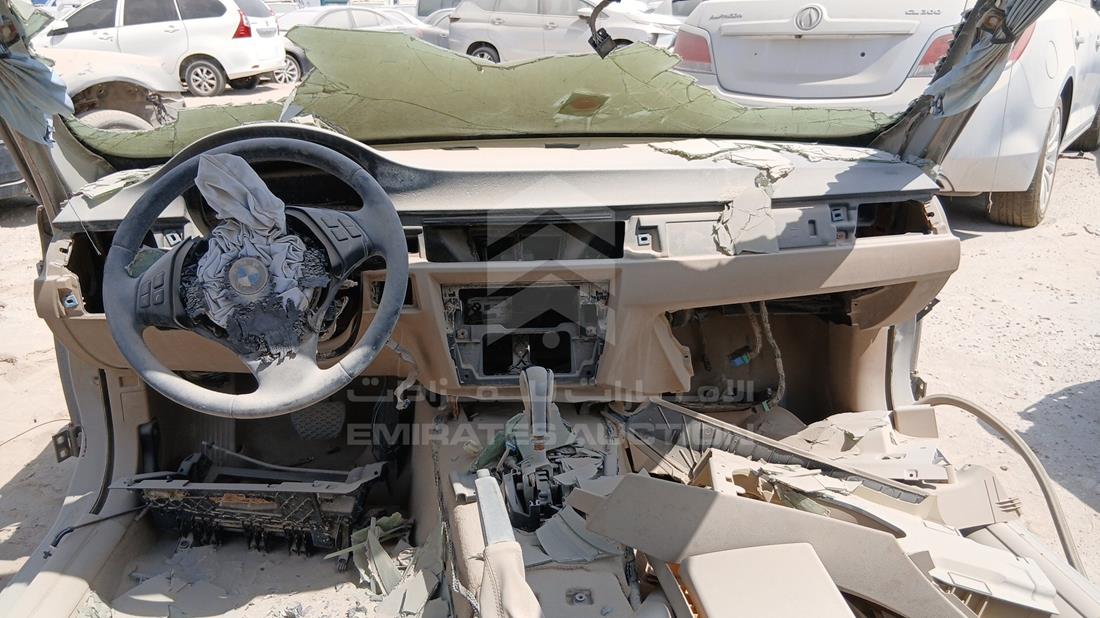 بي ام دبليو 316 2012 — زاوية الواجهة الكاملة — صورة 15