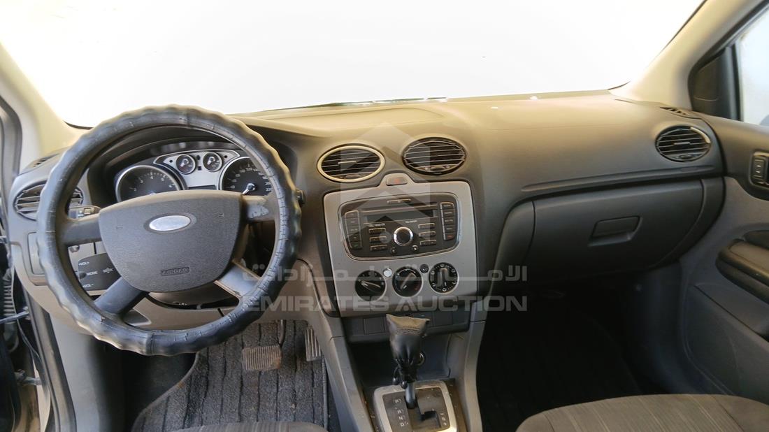 2010 Ford Focus — Full Dashboard View — Photo 15