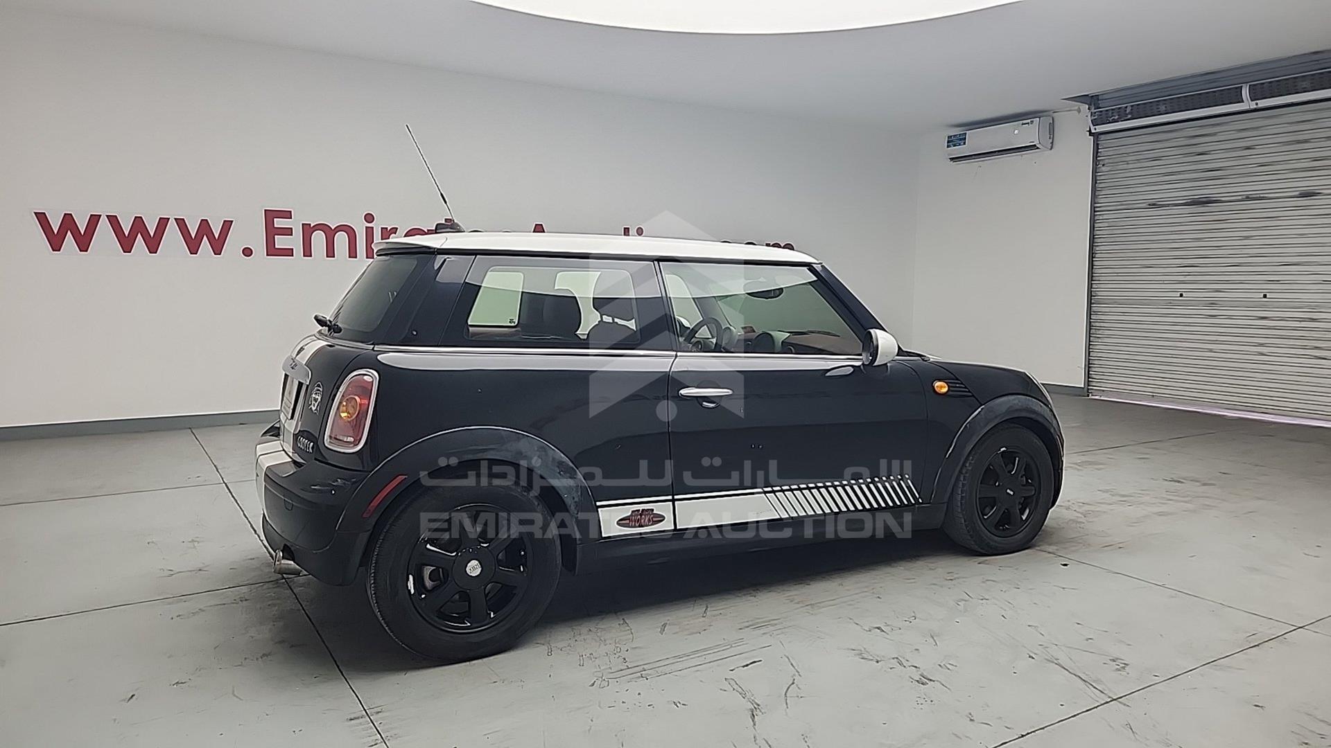 2010 MINI COOPER VIN: WMWMF3C55ATZ25394