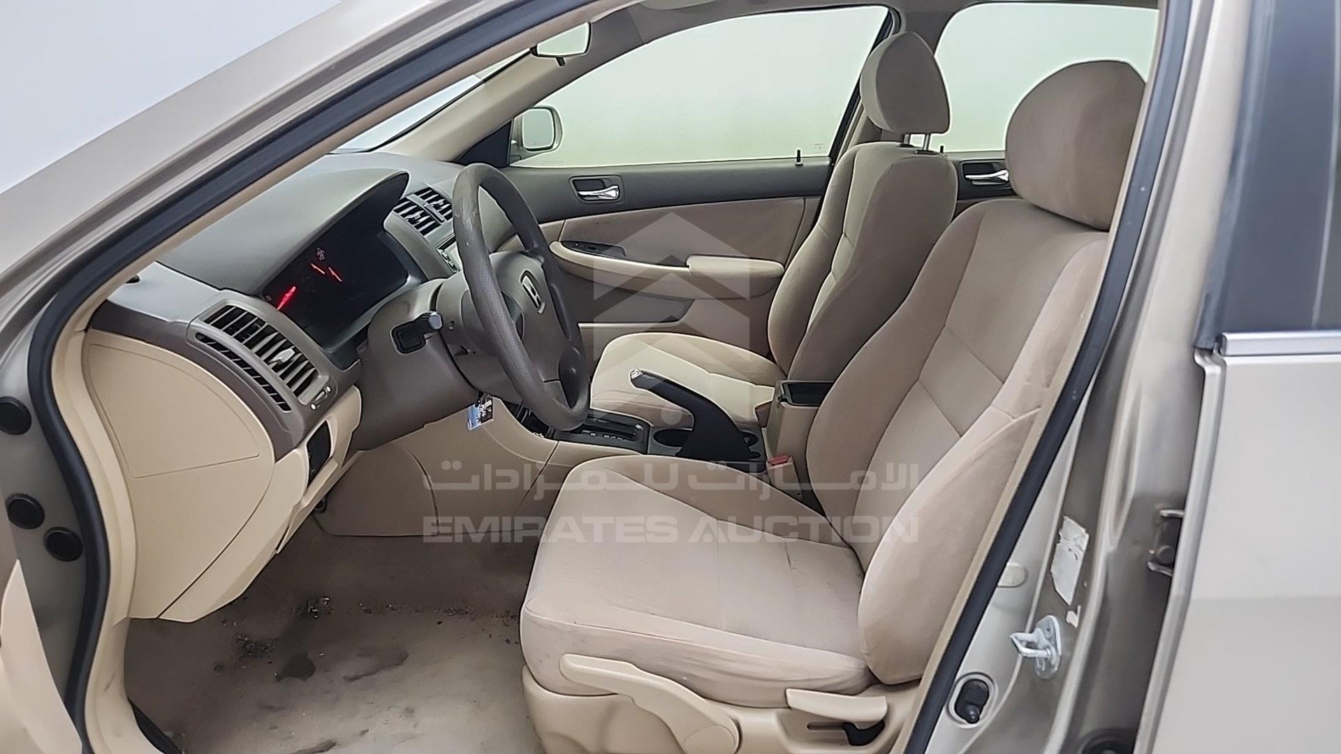 2005 HONDA ACCORD VIN: JHMCM56505C404356