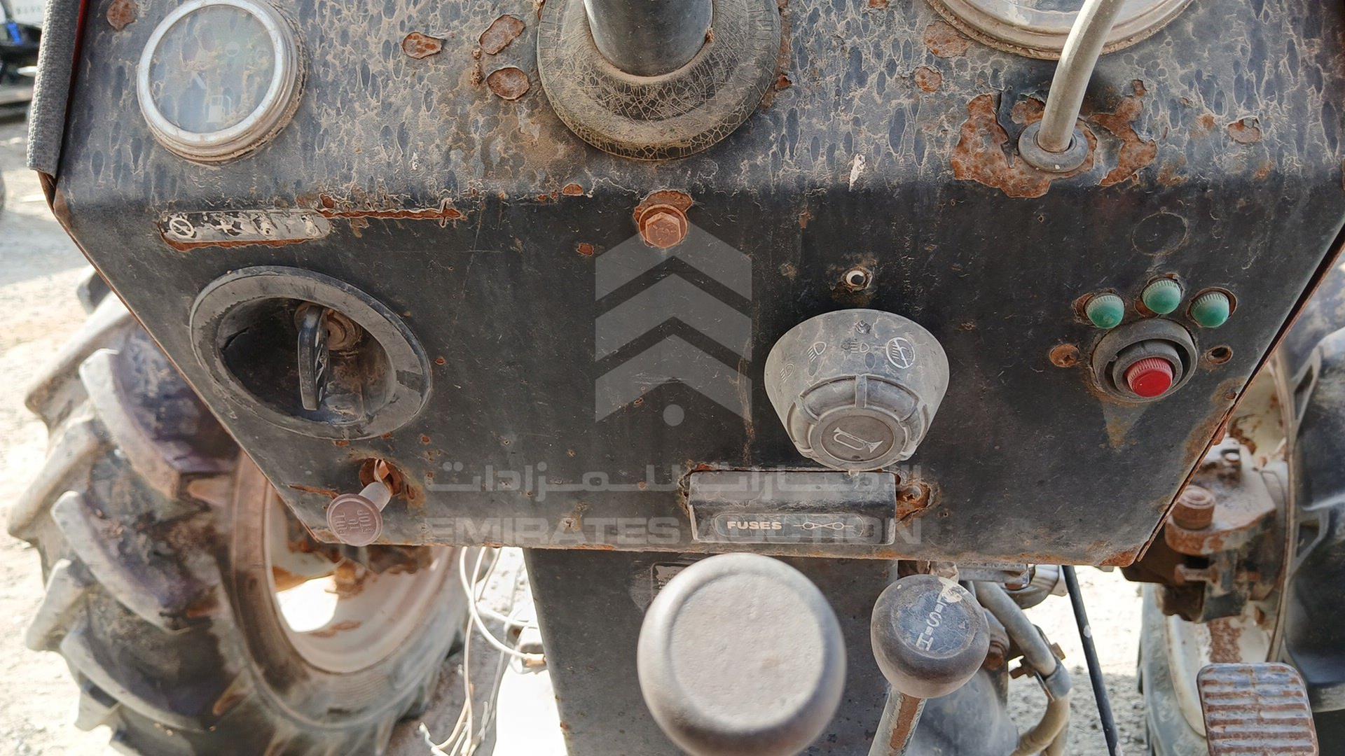 0 MASSEY FERGUSON --- VIN: LF31288U915812G