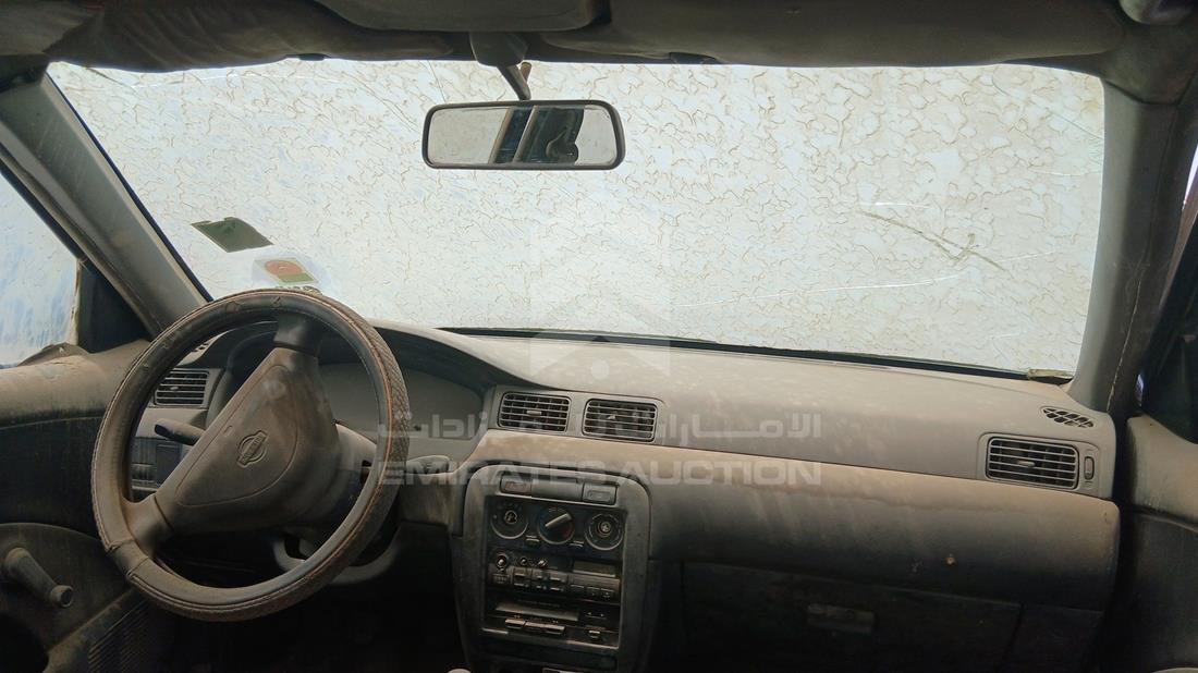 نيسان صني 1999 — زاوية الواجهة الكاملة — صورة 29