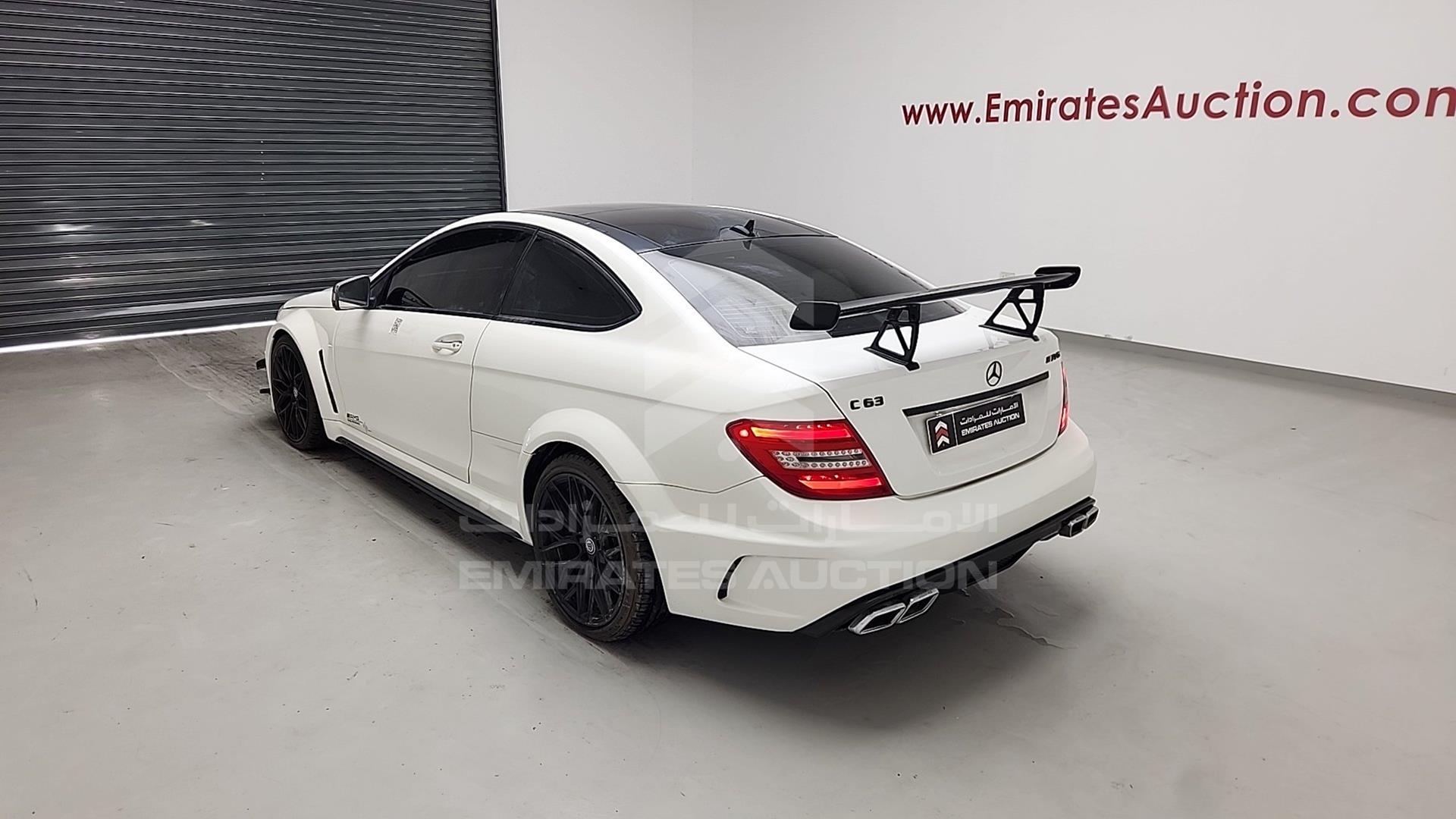 2012 MERCEDES C 63 AMG VIN: WDDGJ7HB0CF833170