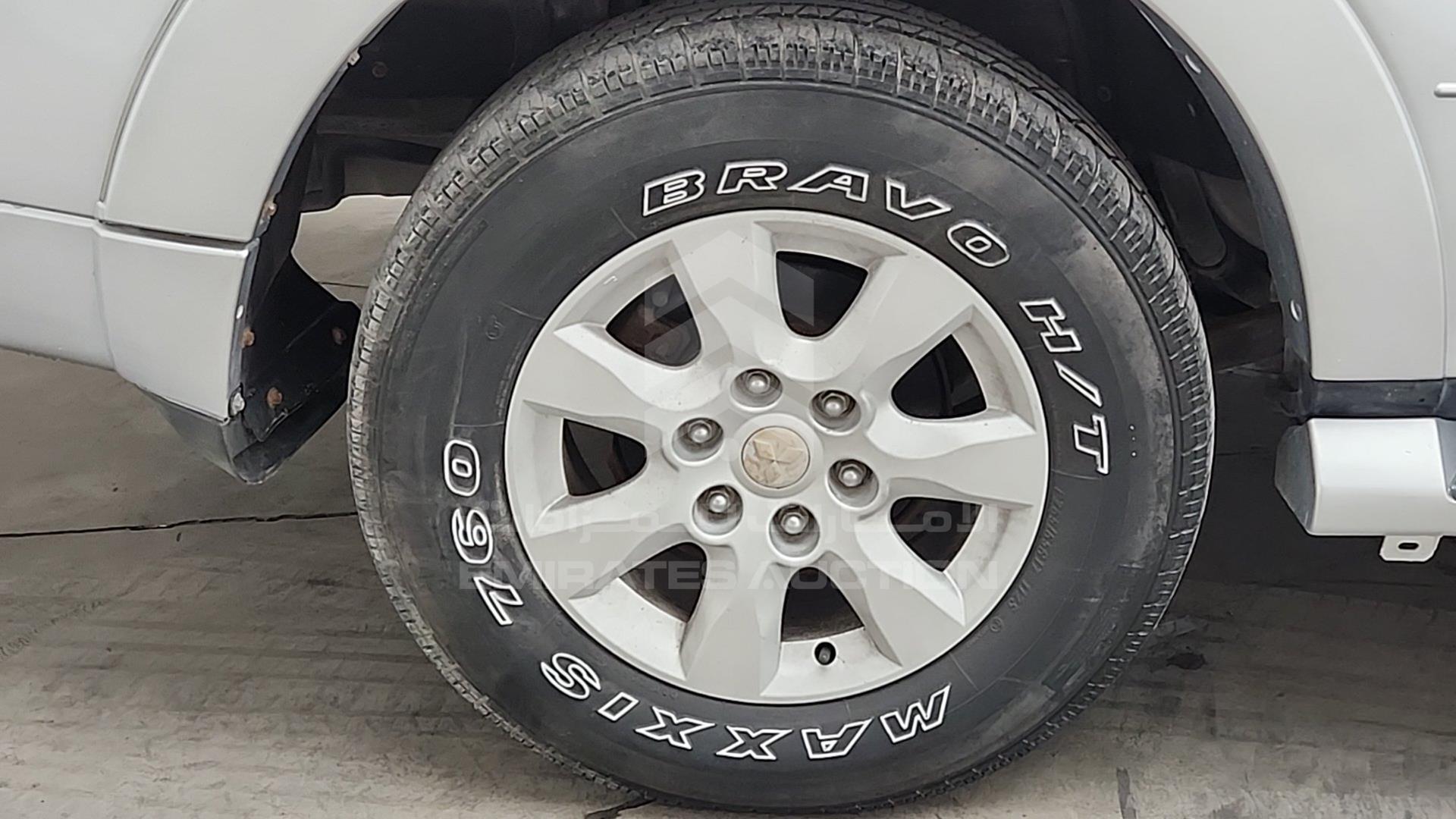 2012 MITSUBISHI PAJERO VIN: JMYLRV95WCJ709340