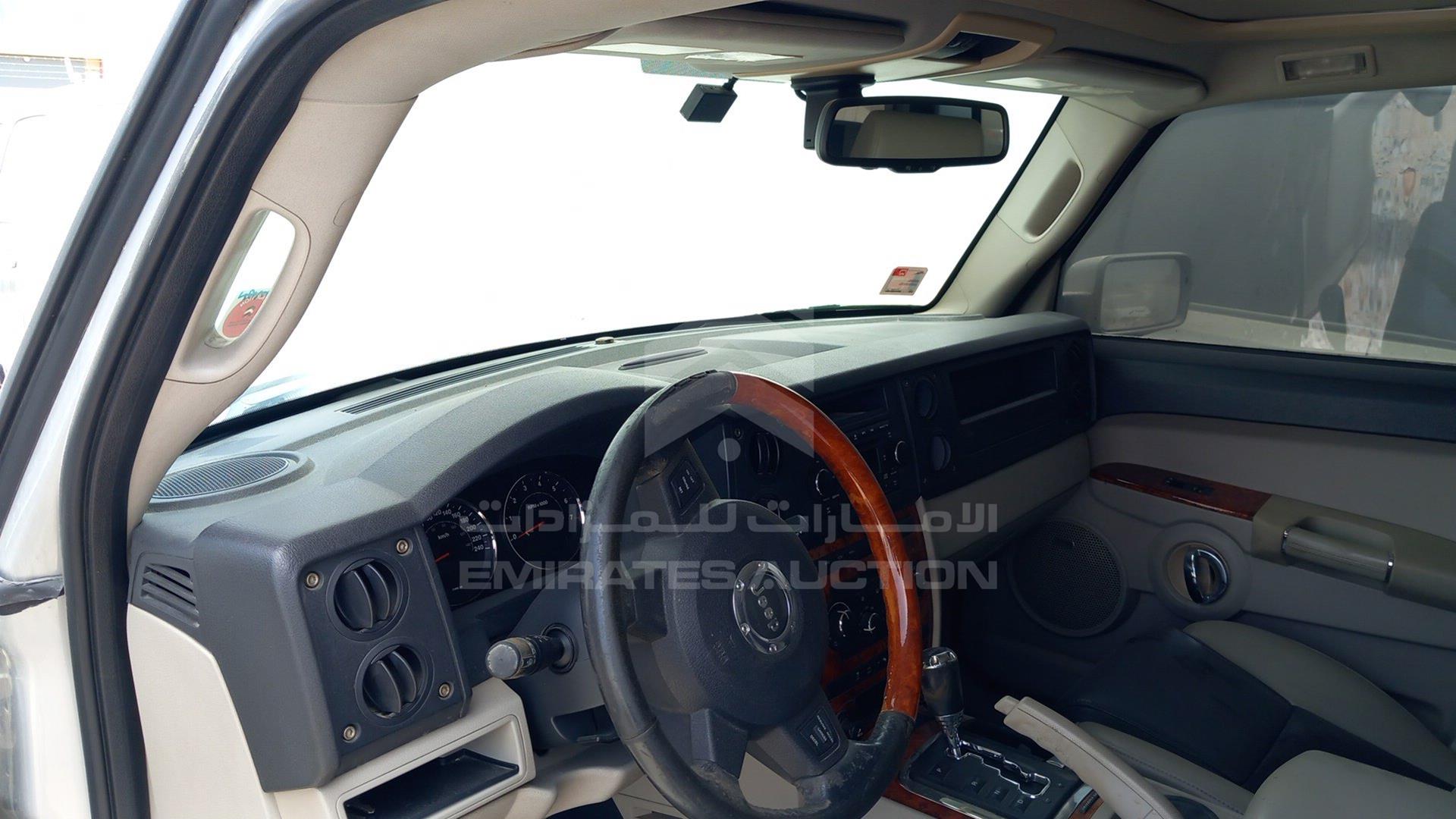 2007 JEEP COMMANDER VIN: 1J8H368257Y570082