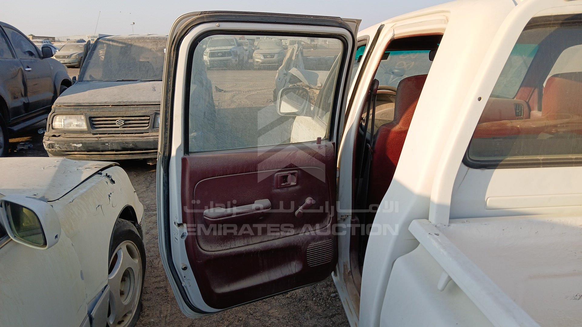 2000 TOYOTA HILUX VIN: JTFEG426010022941