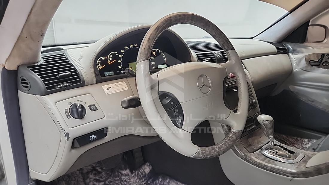 مرسيدس سى ال 600 2002 — زاوية واجهة السائق الأمامية اليسرى — صورة 12