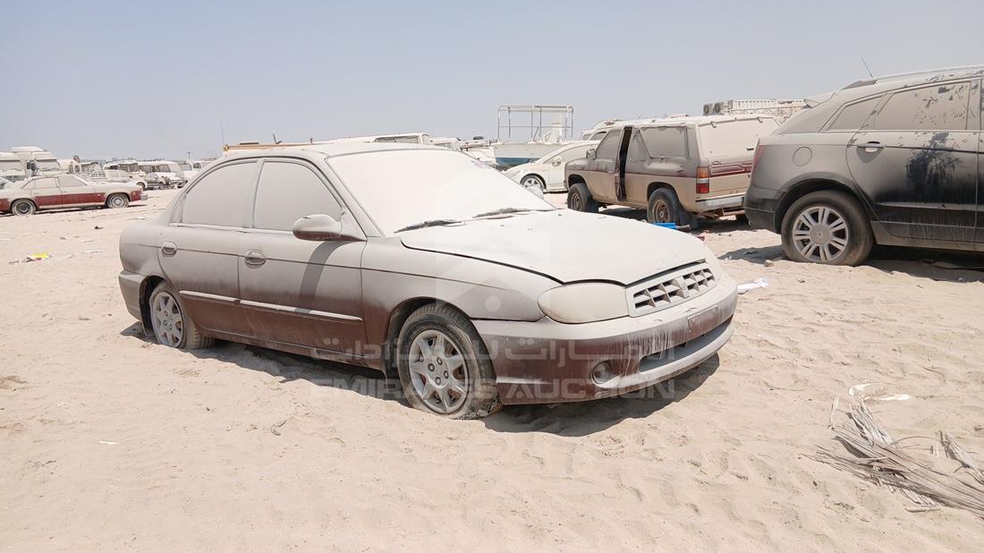 2002 Kia Sephia — Front Right Angle — Photo 10