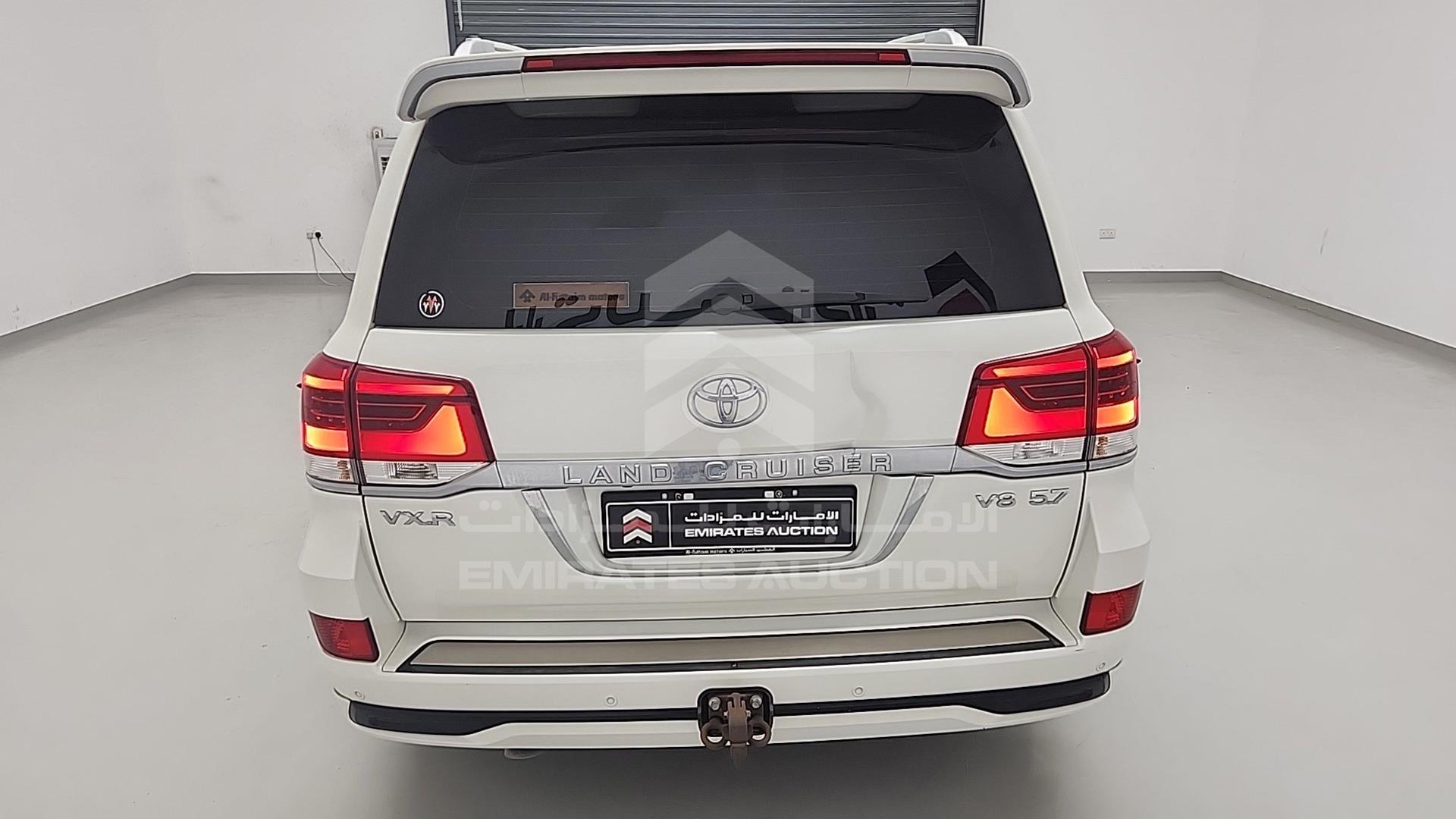 2016 TOYOTA LAND CRUISER VIN: JTMHX05J8G4122074
