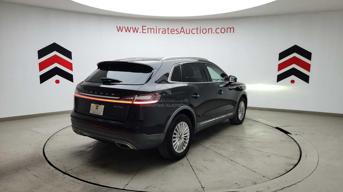 2019 Lincoln Nautilus — Rear Right Angle — Photo 10