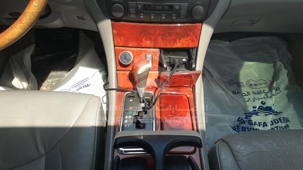 Lexus LS 430 2002 JTHBN30F120087151 Image 10