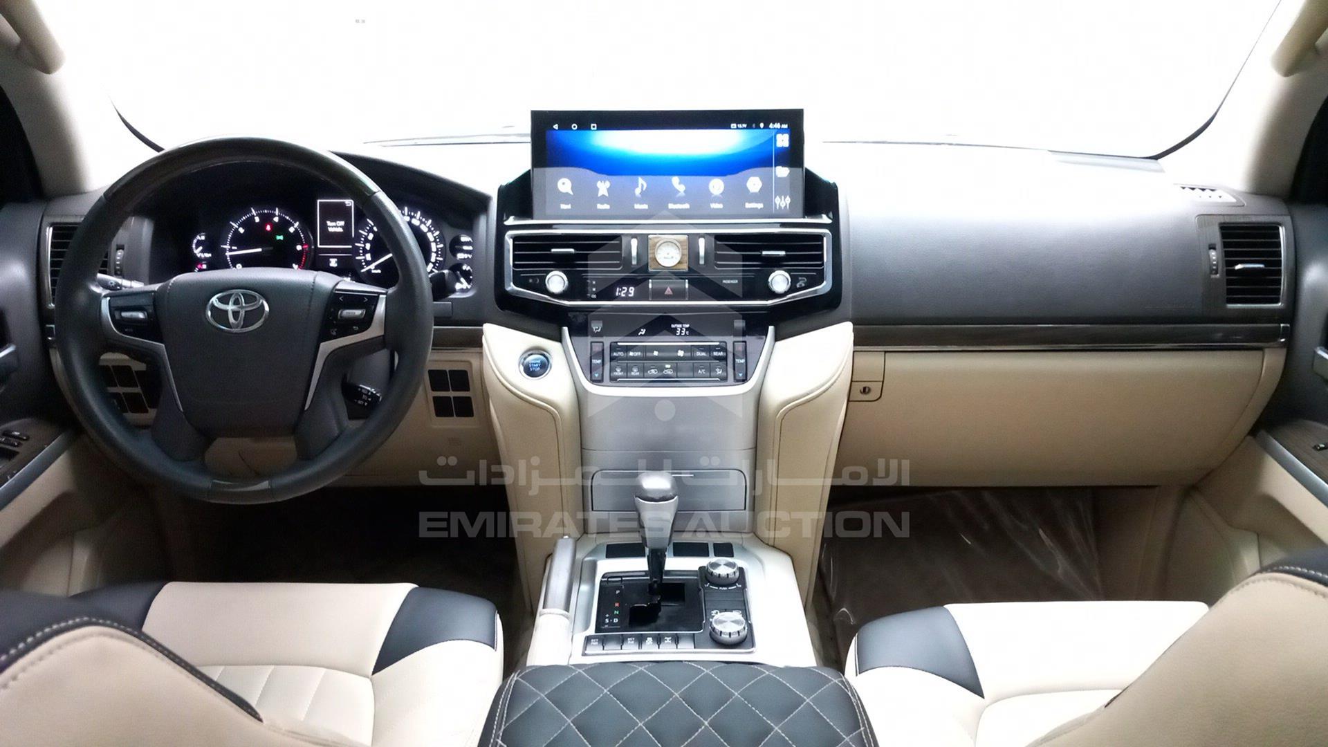 2016 TOYOTA LAND CRUISER VIN: JTMHY05J6G4036341