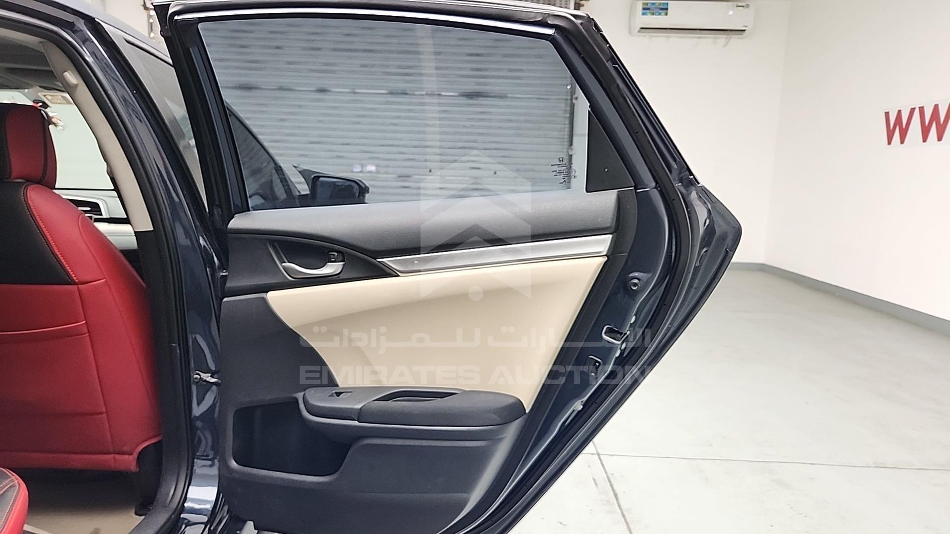 2018 HONDA CIVIC VIN: 19XFC2678JE450196