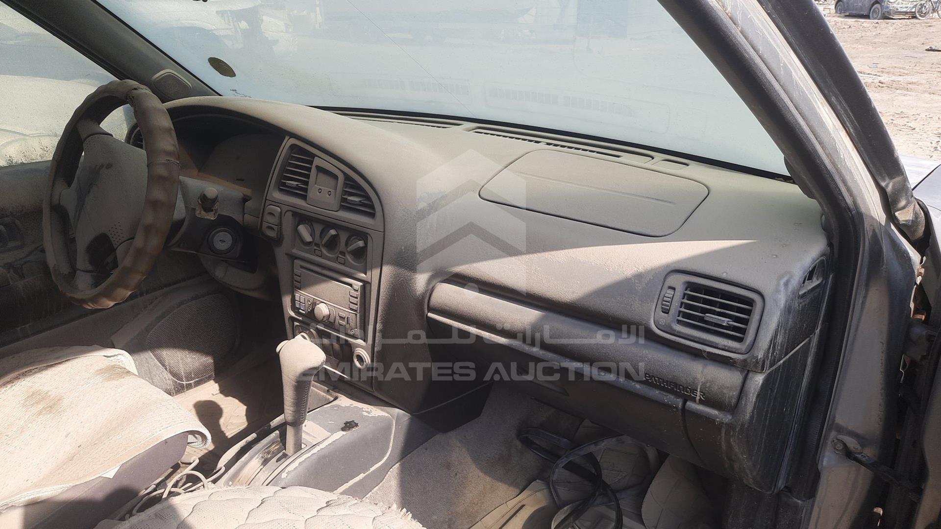 2001 NISSAN PATHFINDER VIN: JN8DR07Y91W516573