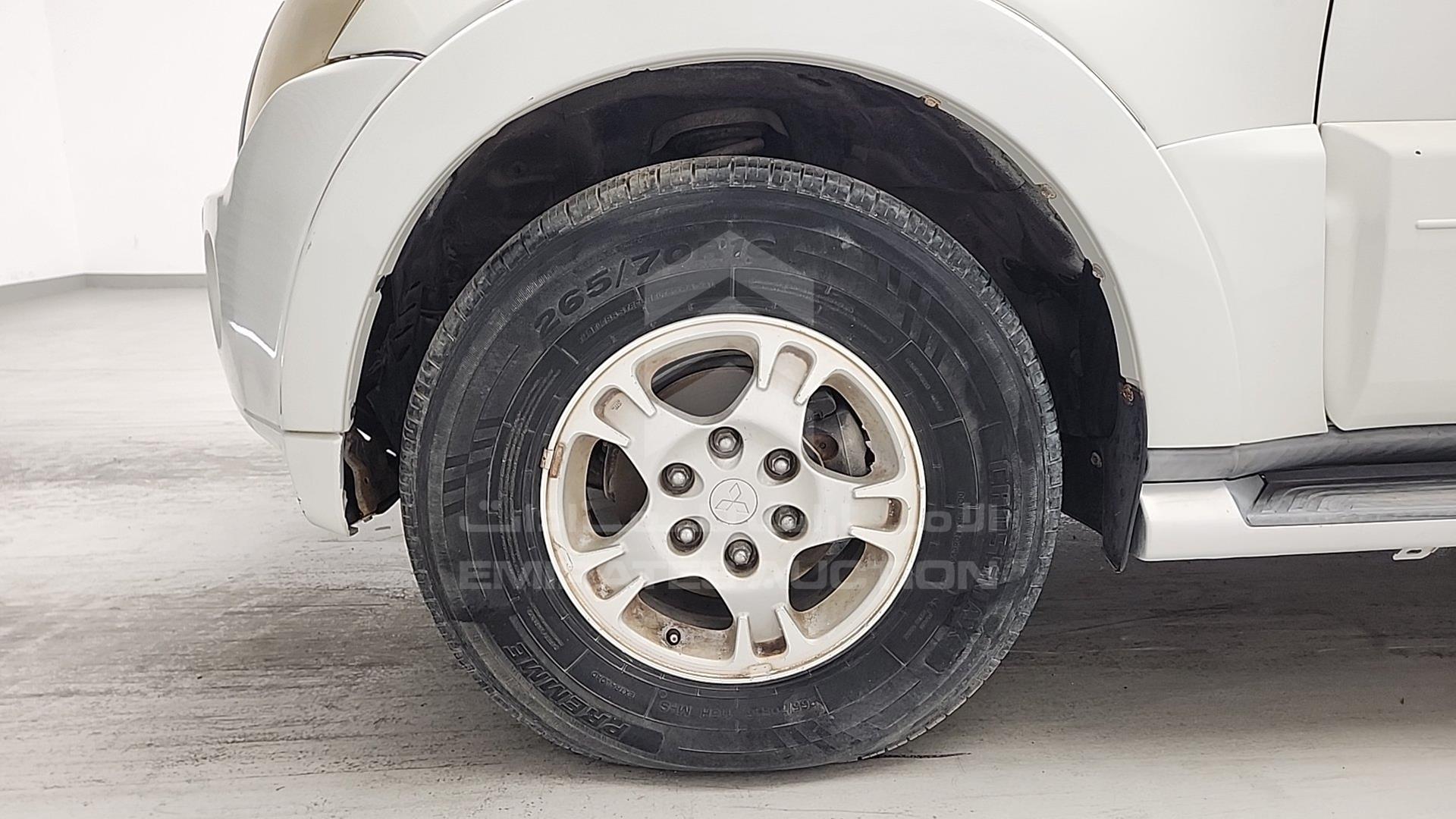 2009 MITSUBISHI PAJERO VIN: JMYLRV93W9J710845