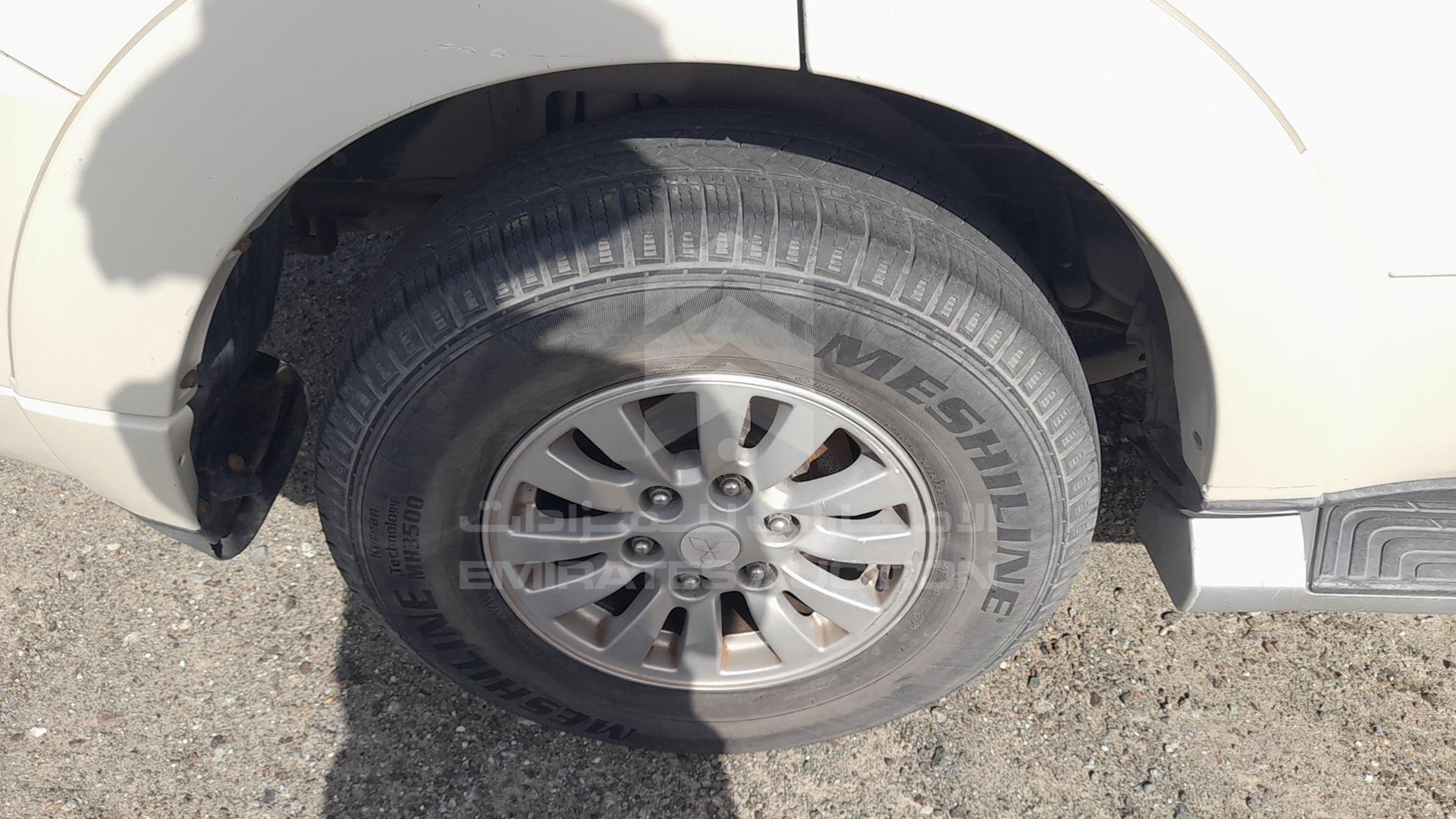 2012 MITSUBISHI PAJERO VIN: JMYLRV95WCJ704546