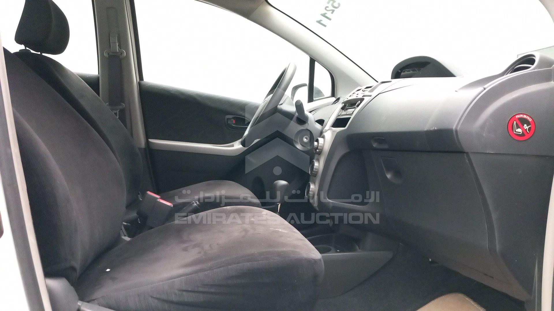 2006 TOYOTA YARIS VIN: JTDKW923765022611
