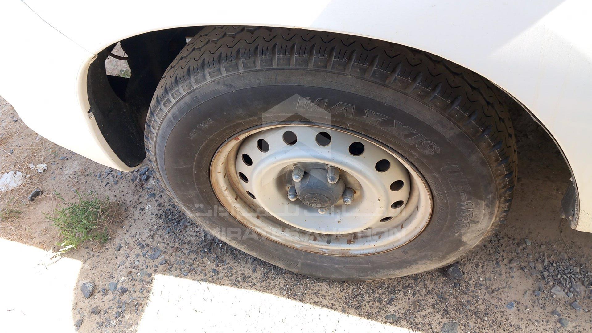 2015 TOYOTA HILUX VIN: MR0EW12G9F3032359