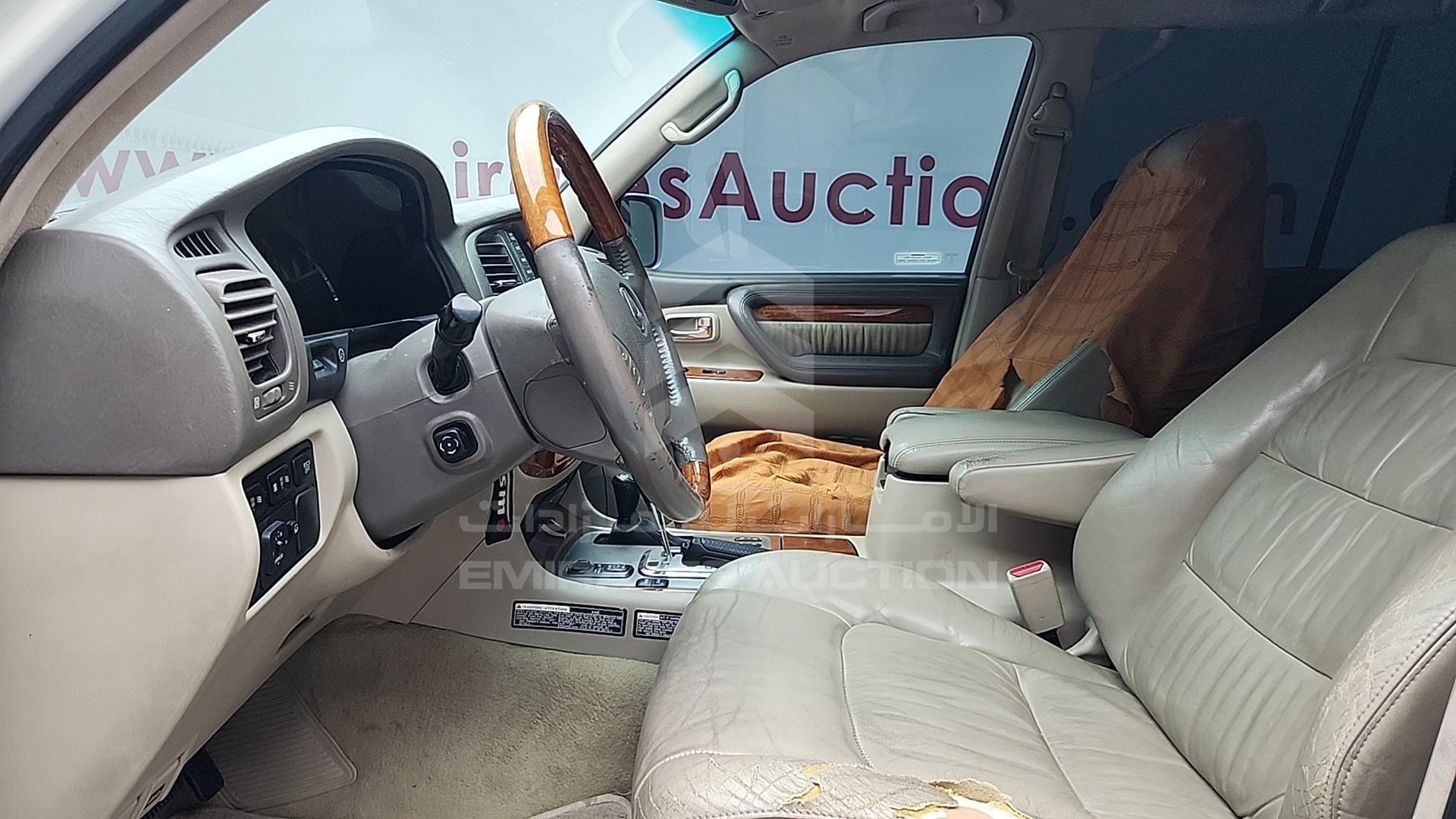 2005 LEXUS LX 470 VIN: JTJHT00W154003131