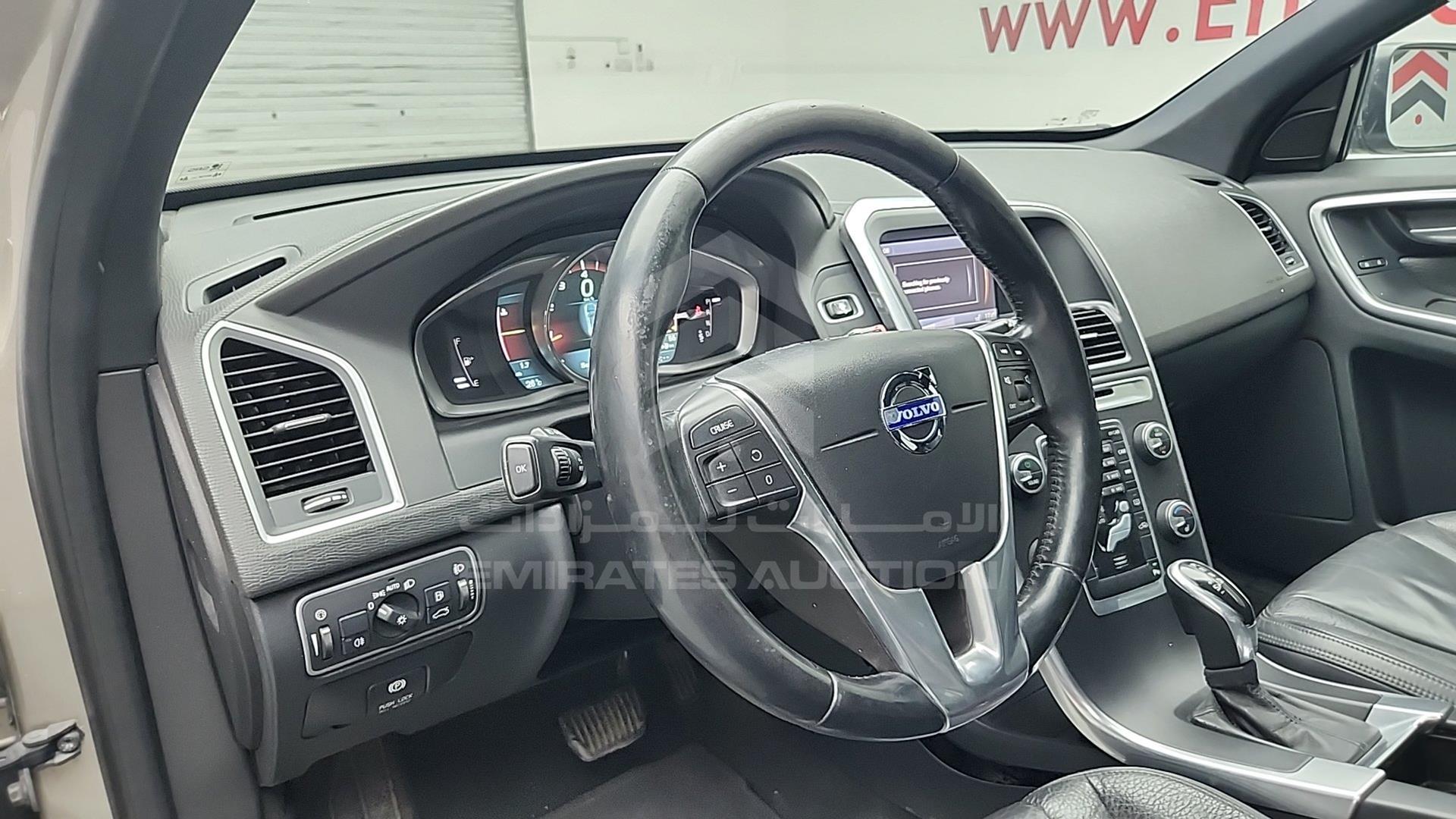 2014 VOLVO XC 60 VIN: YV147HDZ1E2559227