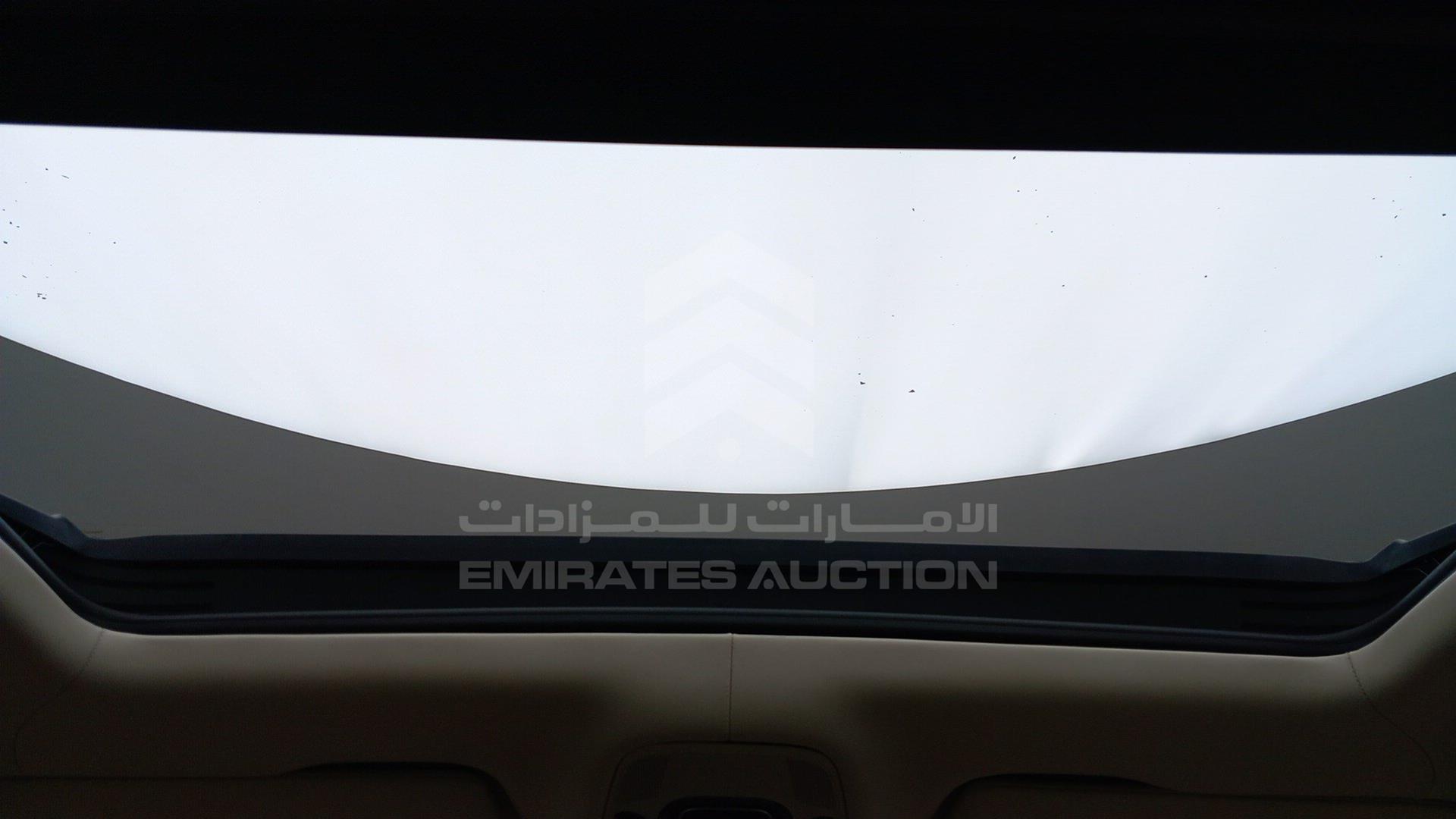 2018 BENTLEY BENTAYGA VIN: SJAAF1ZV8JC018402