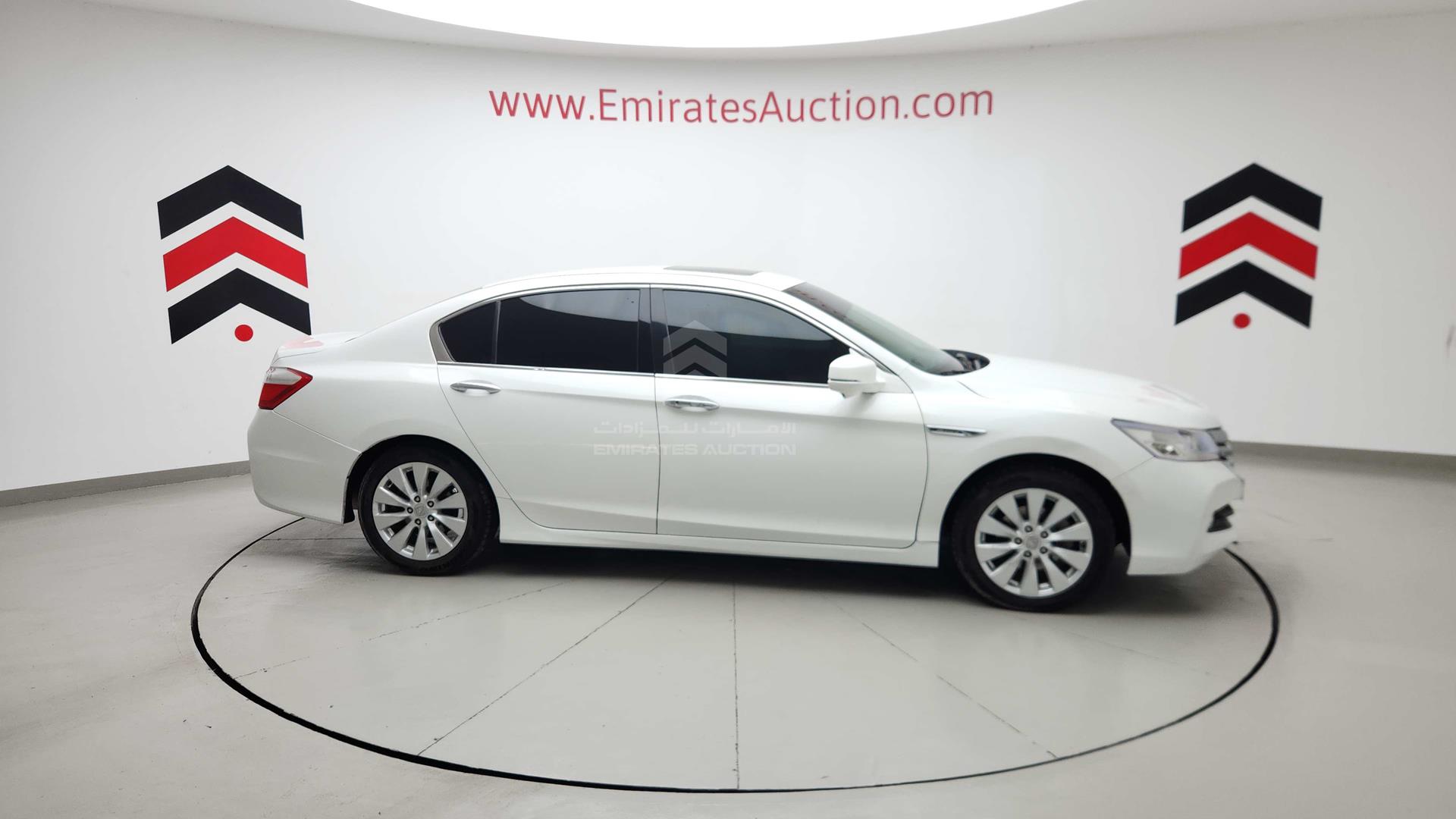 2016 HONDA ACCORD VIN: LUCCR3668G3400375