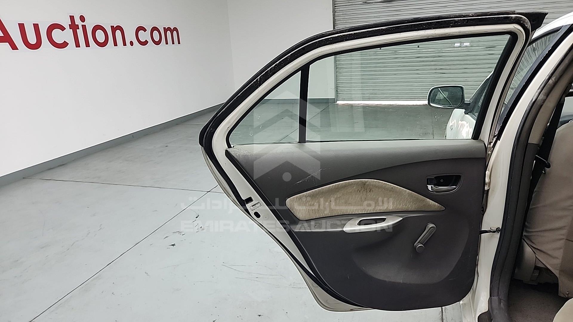 2009 TOYOTA YARIS VIN: JTDBW923494025637